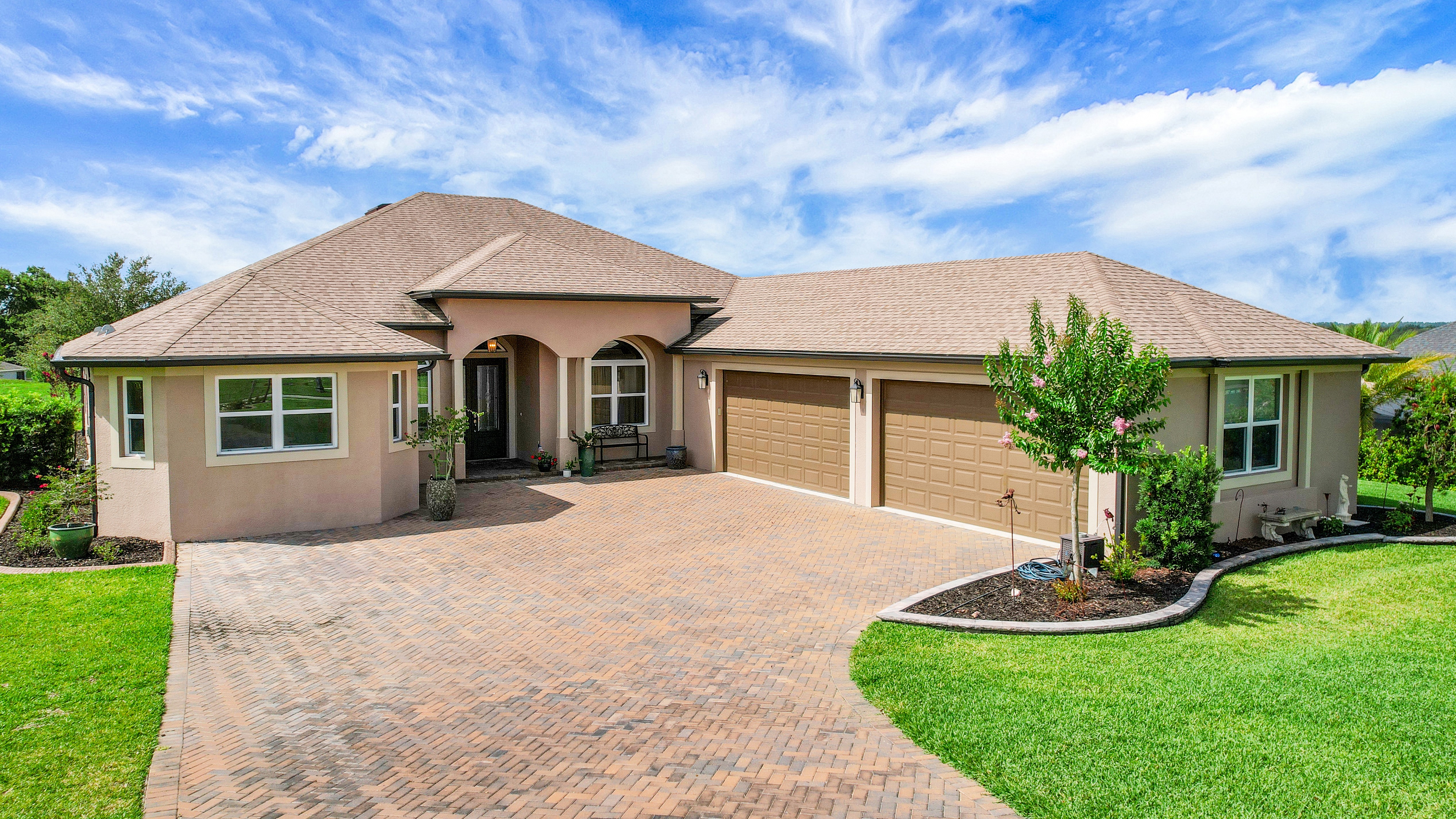 Lady Lake, Florida, 32159, United States, 4 Bedrooms Bedrooms, ,3 BathroomsBathrooms,Residential,For Sale,1945025