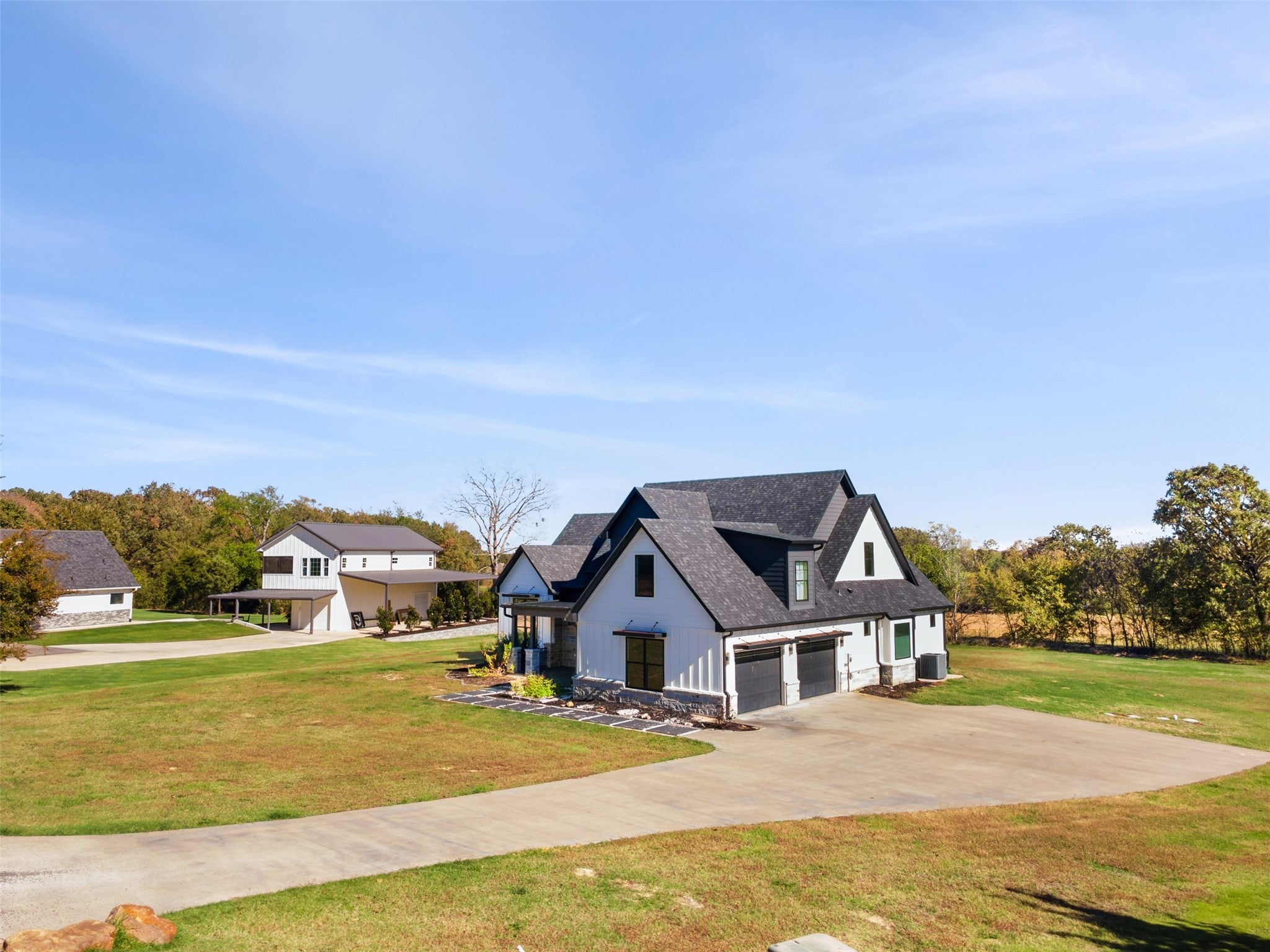 Sulphur Springs, Texas, 75482, United States, 4 Bedrooms Bedrooms, ,4 BathroomsBathrooms,Residential,For Sale,1990973