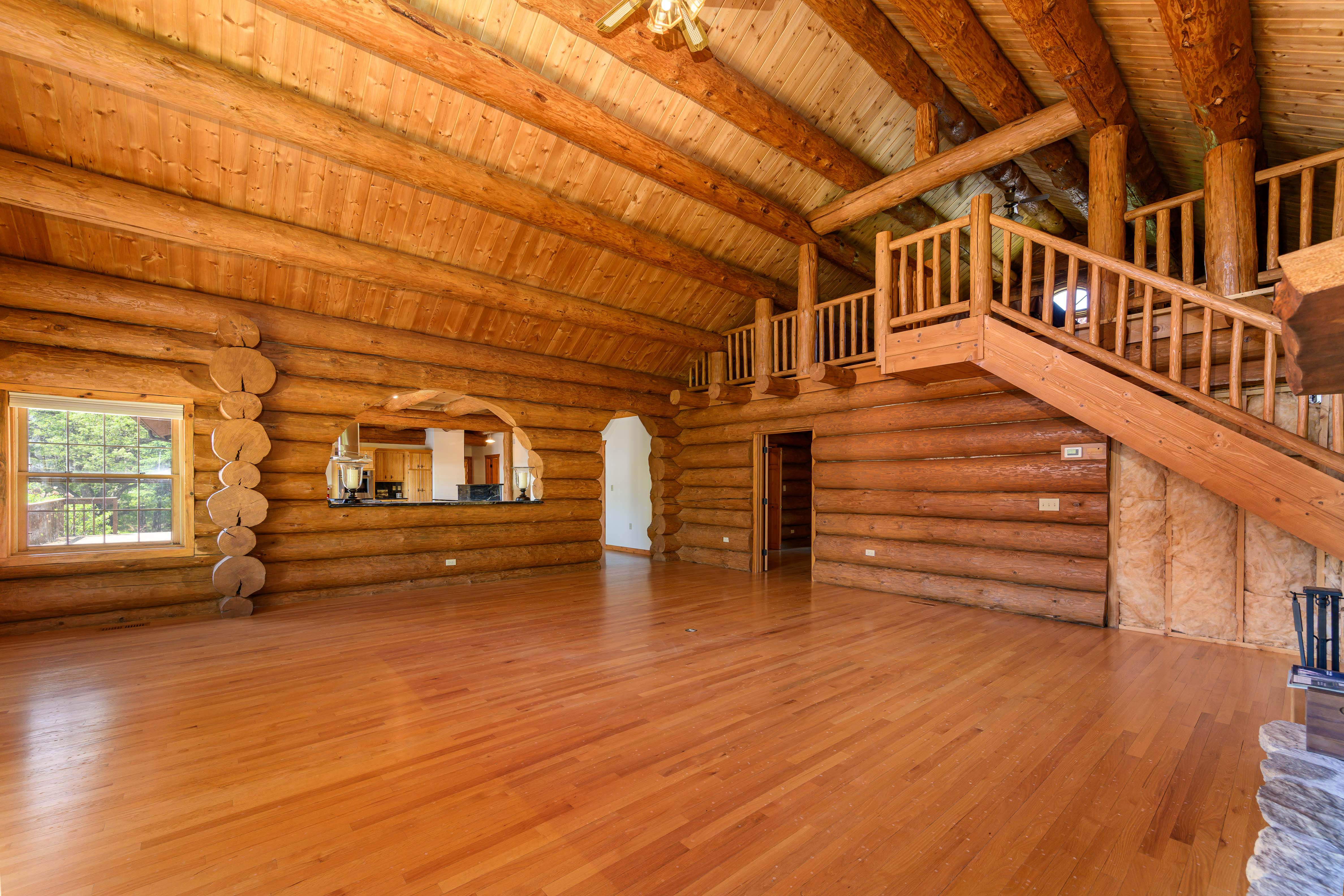  Stunning Real Log Home - 物件實景