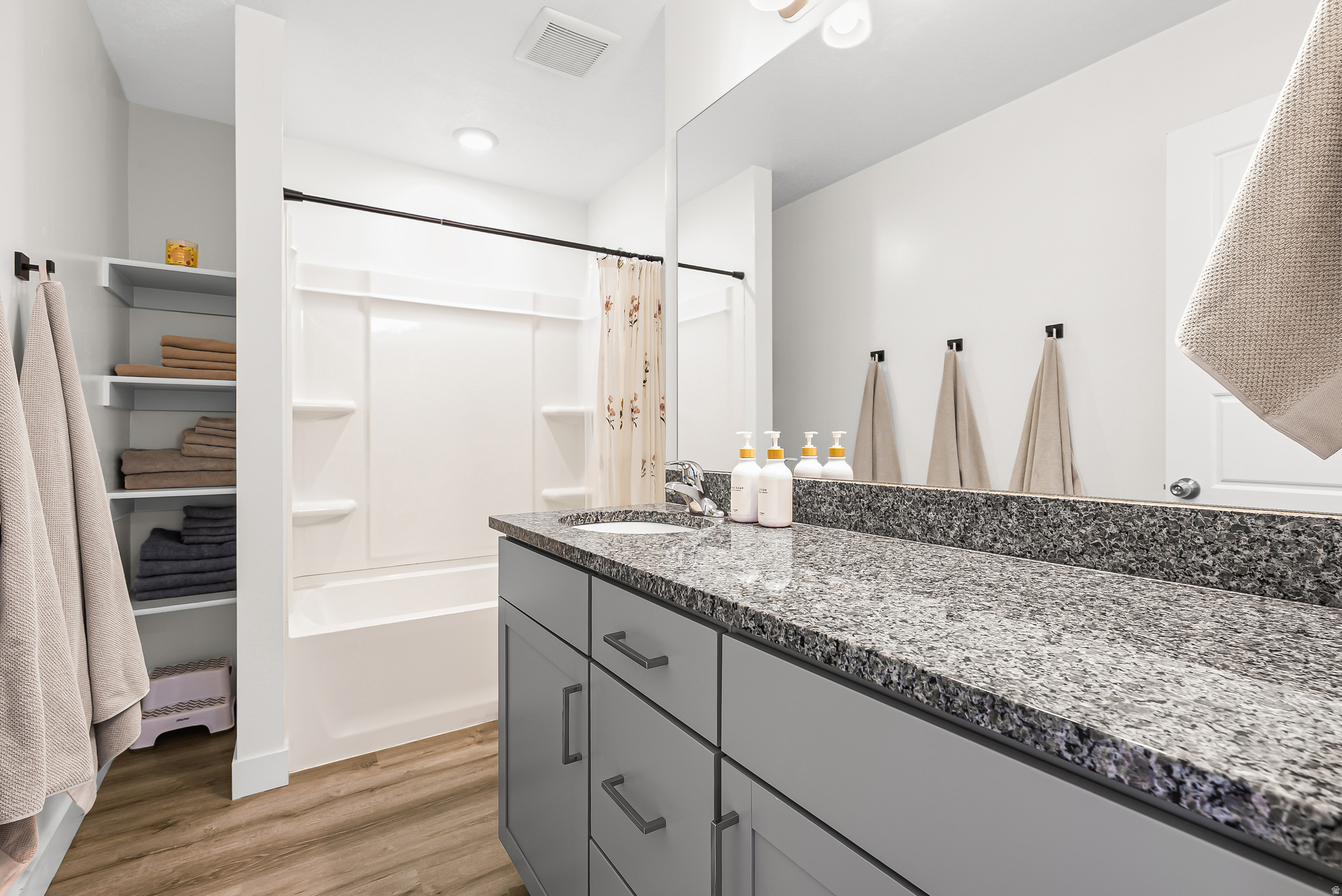 American Fork, Utah, 84003, United States, 4 Bedrooms Bedrooms, ,3 BathroomsBathrooms,Residential,For Sale,1987641