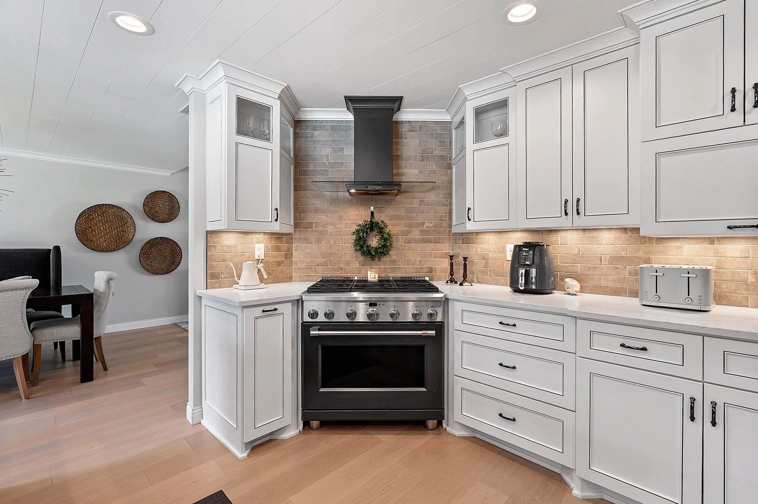GREEN BAY, Wisconsin, 54301, United States, 4 Bedrooms Bedrooms, ,3 BathroomsBathrooms,Residential,For Sale,2048088