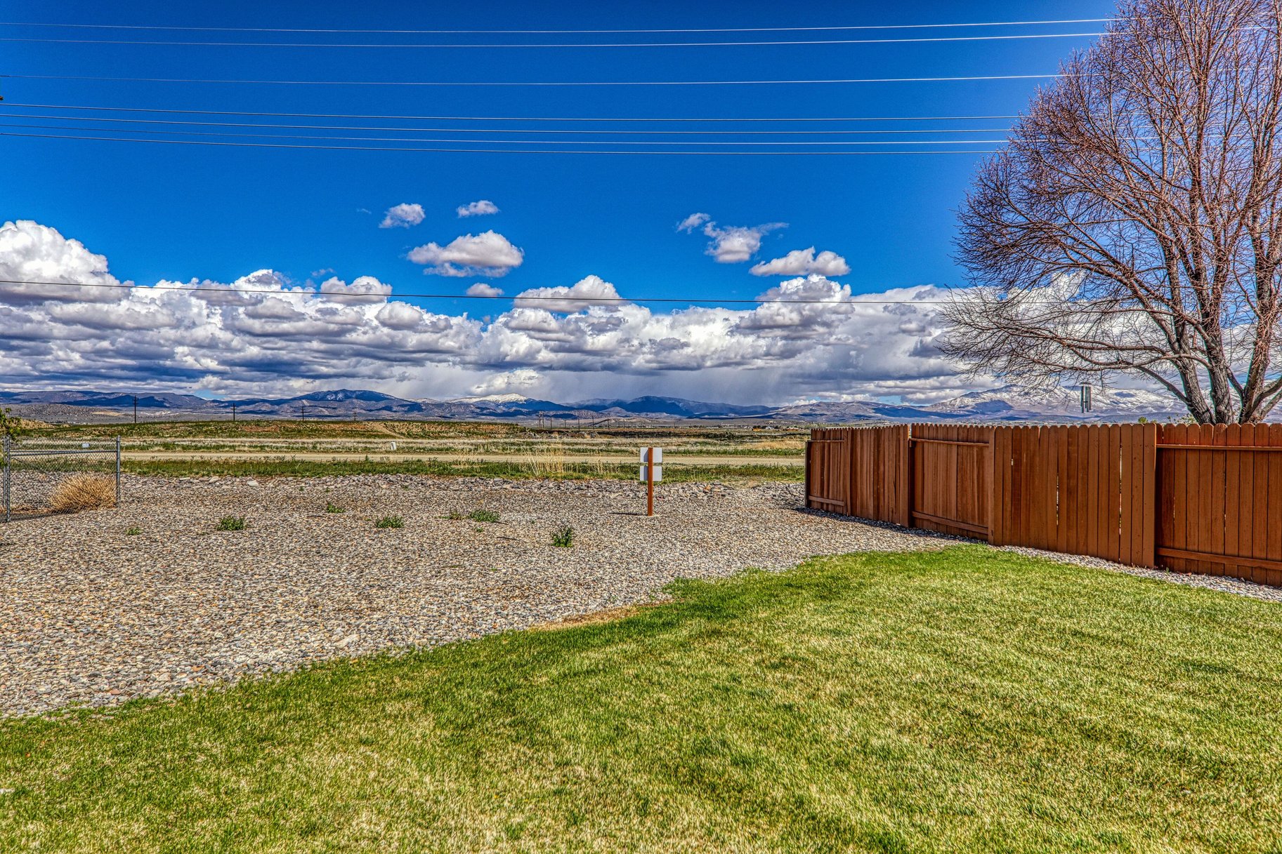  3 Bedrooms, 2 bath, 2 car garage, single level home in Minden NV - 物件實景