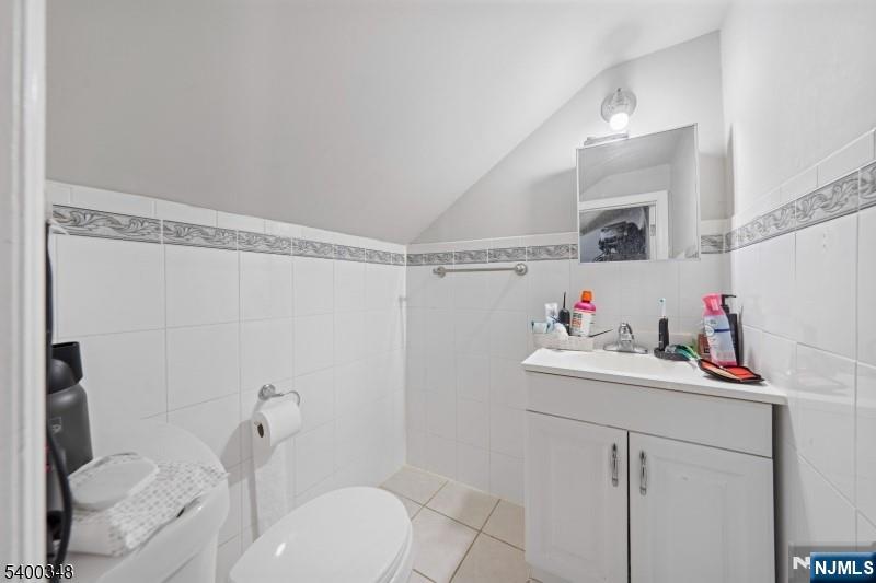 Bloomfield, New Jersey, 07003, United States, 6 Bedrooms Bedrooms, ,3 BathroomsBathrooms,Residential,For Sale,2003038