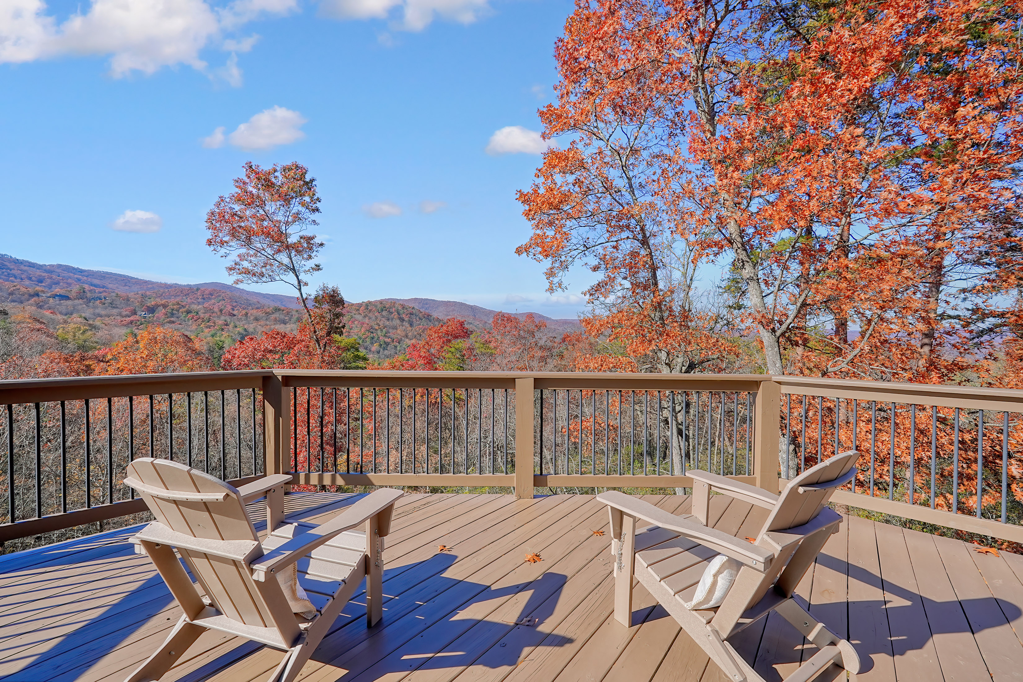  Stunning Interiors Meet Breathtaking Mountain Views in Big Canoe - 物件實景