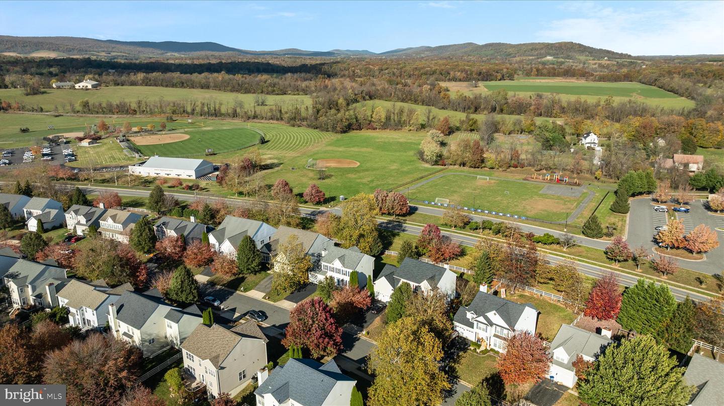 Round Hill, Virginia, 20141, United States, 4 Bedrooms Bedrooms, ,4 BathroomsBathrooms,Residential,For Sale,1987727