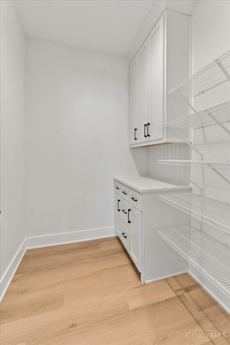 Blue Ash, Ohio, 45241, United States, 4 Bedrooms Bedrooms, ,4 BathroomsBathrooms,Residential,For Sale,2001661