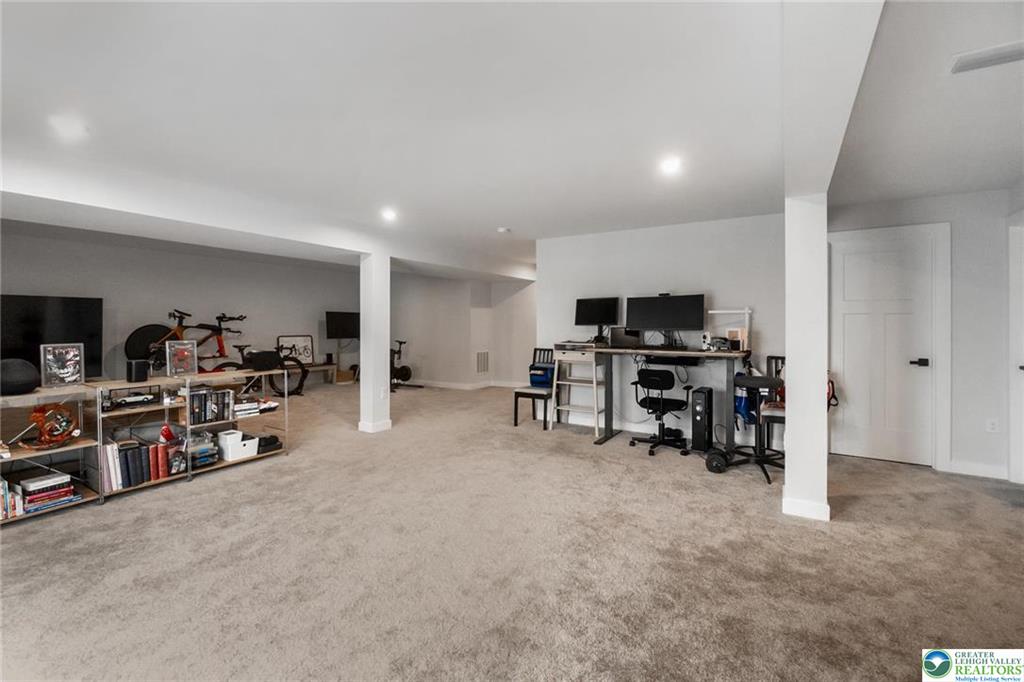 Catasauqua, Pennsylvania, 18032, United States, 5 Bedrooms Bedrooms, ,5 BathroomsBathrooms,Residential,For Sale,2008861