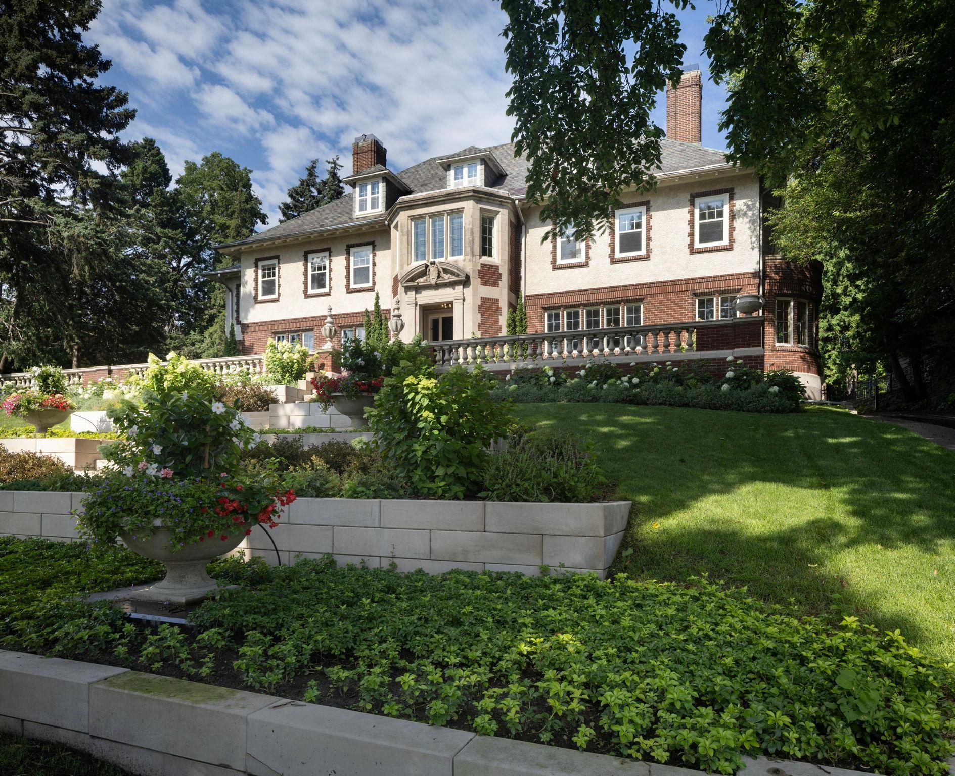 Minneapolis, Minnesota, 55416, United States, 5 Bedrooms Bedrooms, ,4 BathroomsBathrooms,Residential,For Sale,1907666