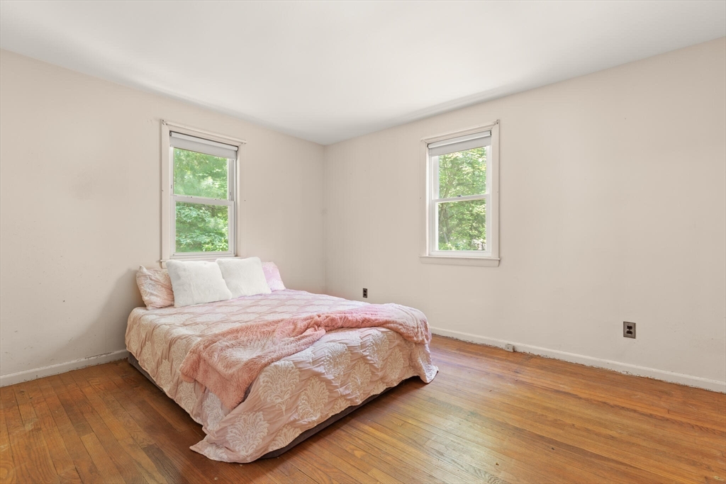 Easton, Massachusetts, 02356, United States, 3 Bedrooms Bedrooms, ,1 BathroomBathrooms,Residential,For Sale,1895599