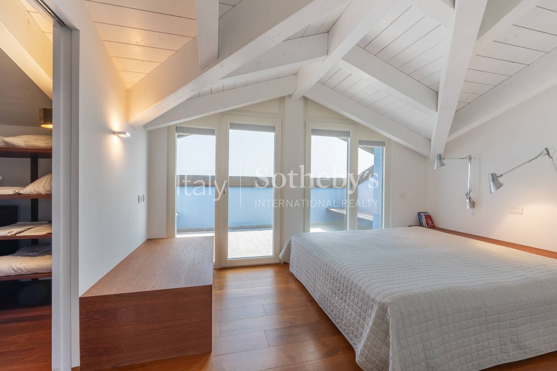  Modern penthouse with spectacular sea view in Grado - 物件實景