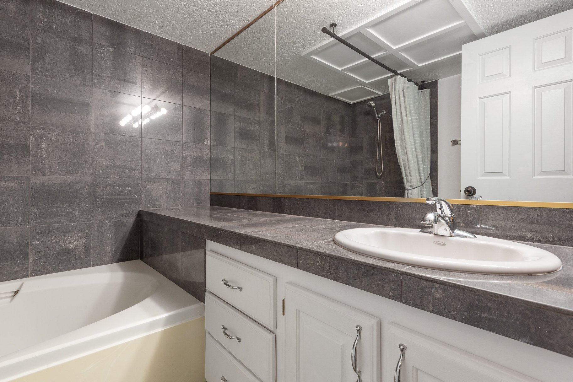  Updated Studio Condo in sought after Las Palmas - 物件實景