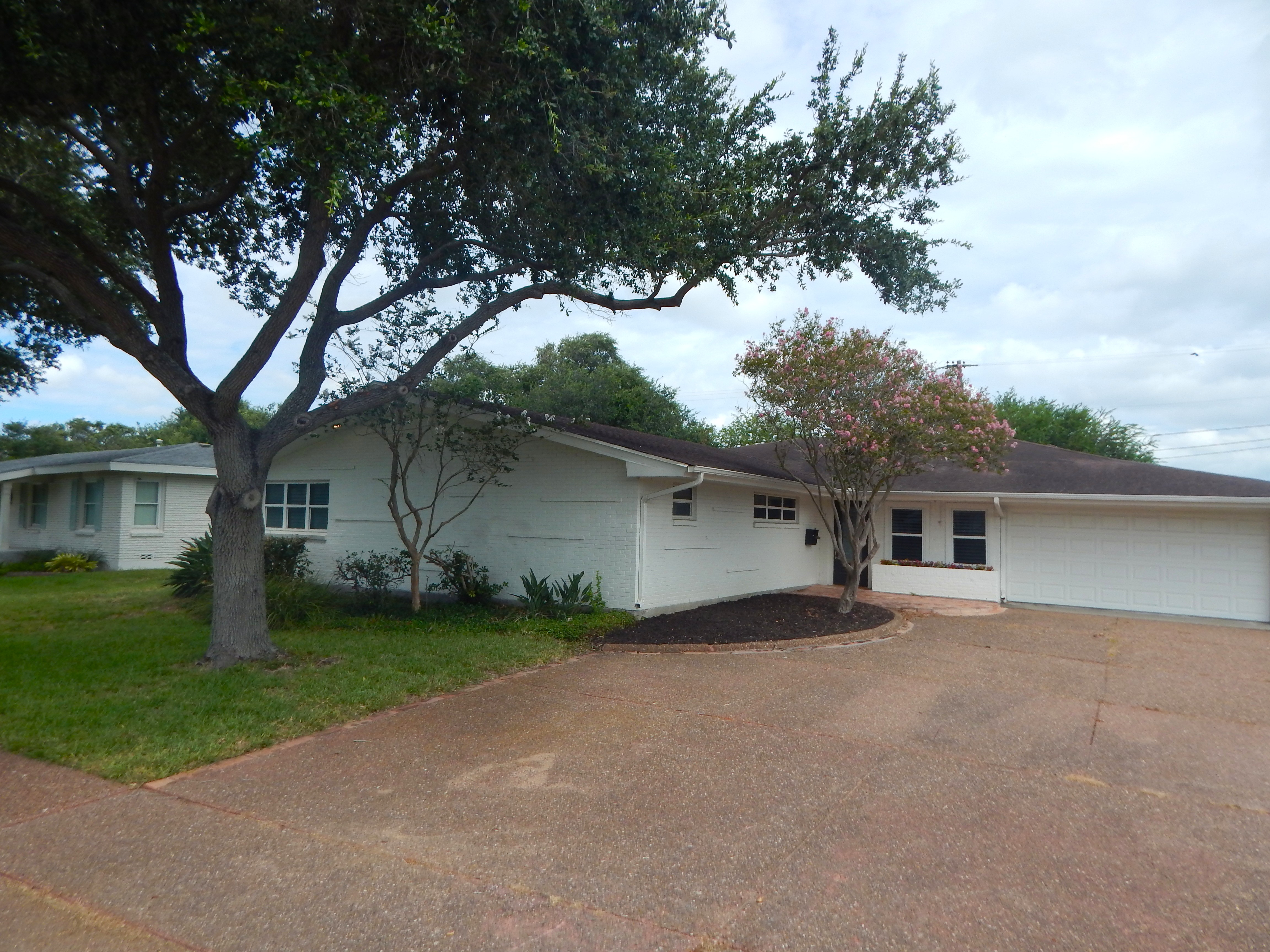 Corpus Christi, Texas, 78411, United States, 4 Bedrooms Bedrooms, ,3 BathroomsBathrooms,Residential,For Sale,1903514