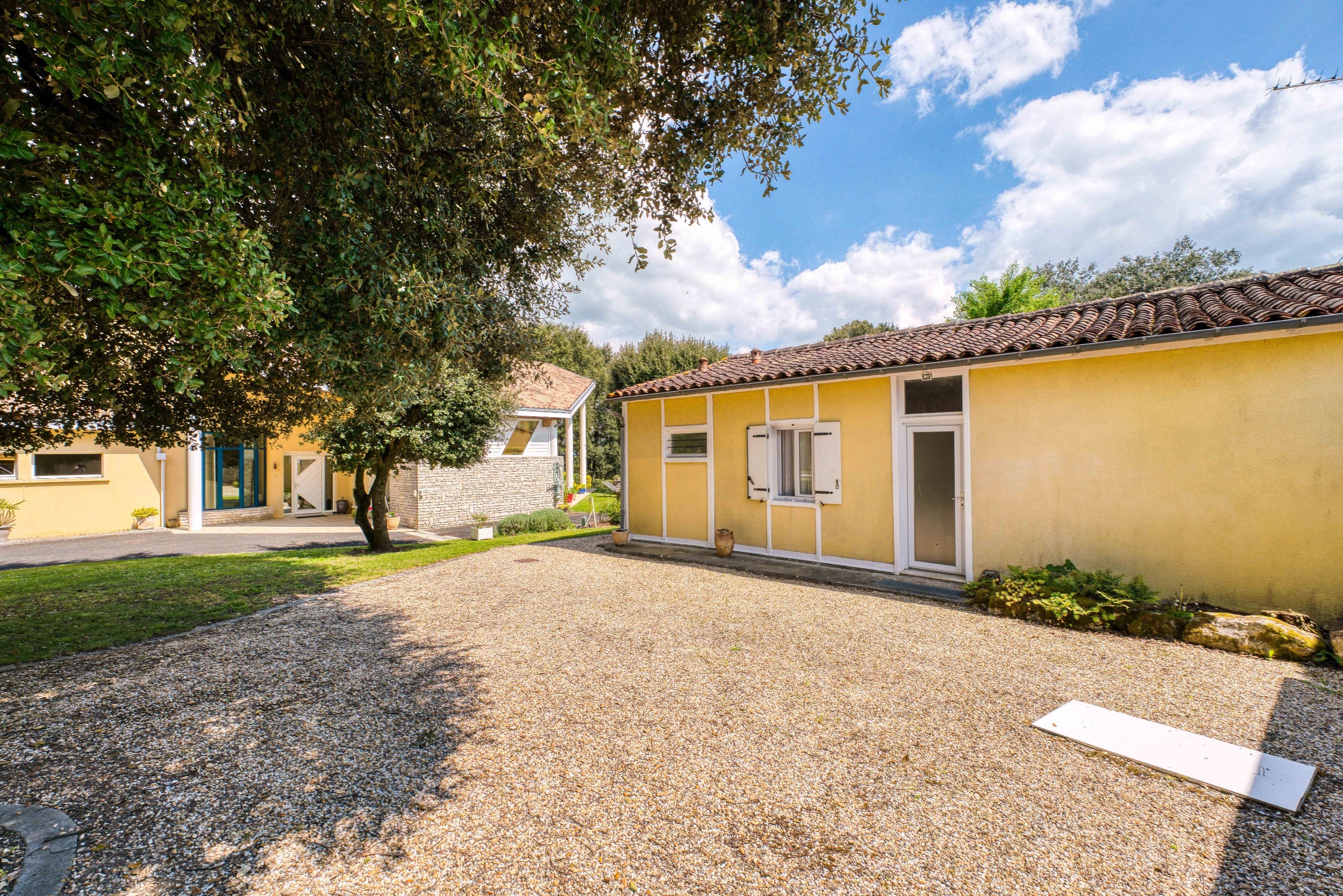  Elegant Villa with Panoramic Views over the Charente - 物件實景