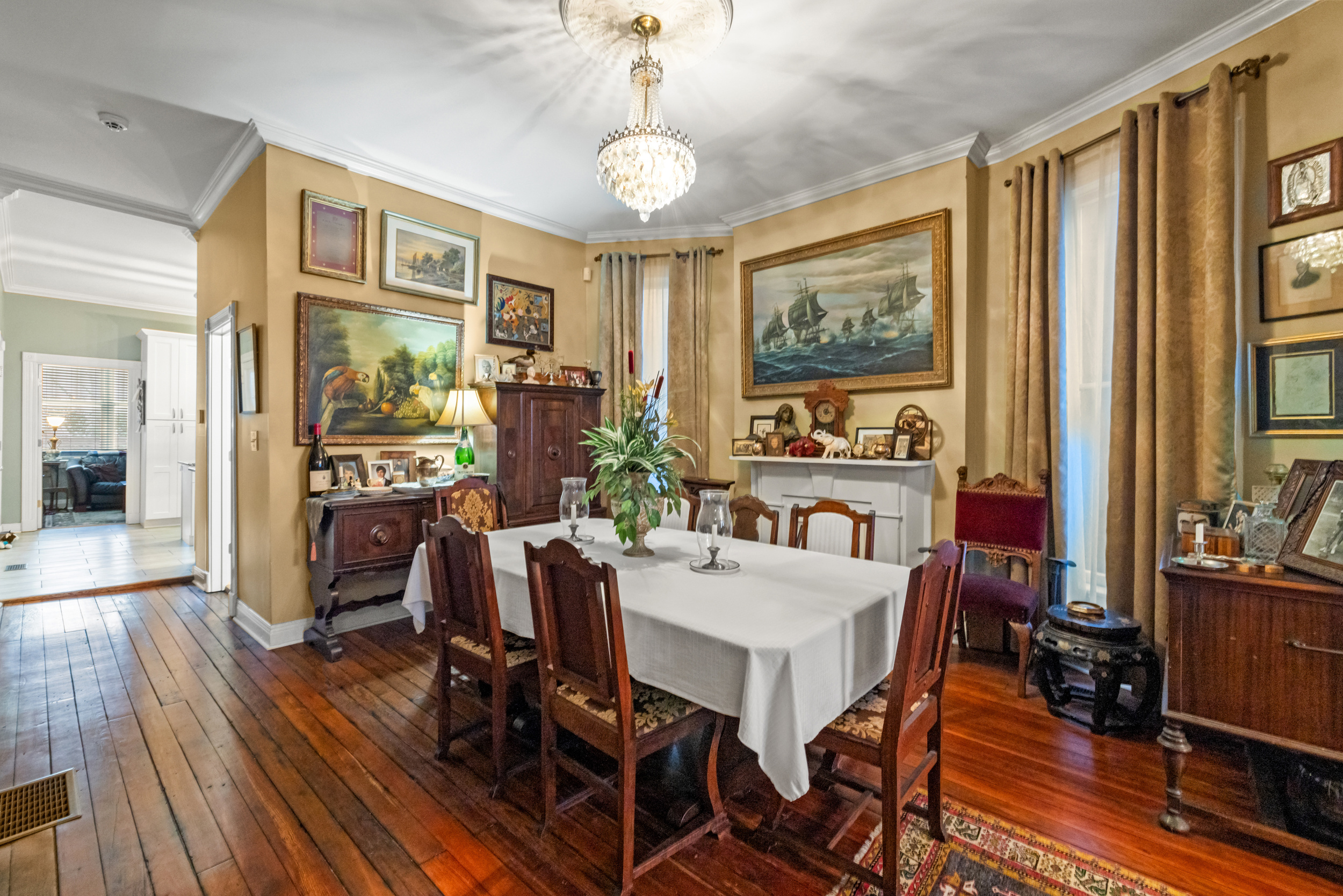  472 W Second Street - 物件實景