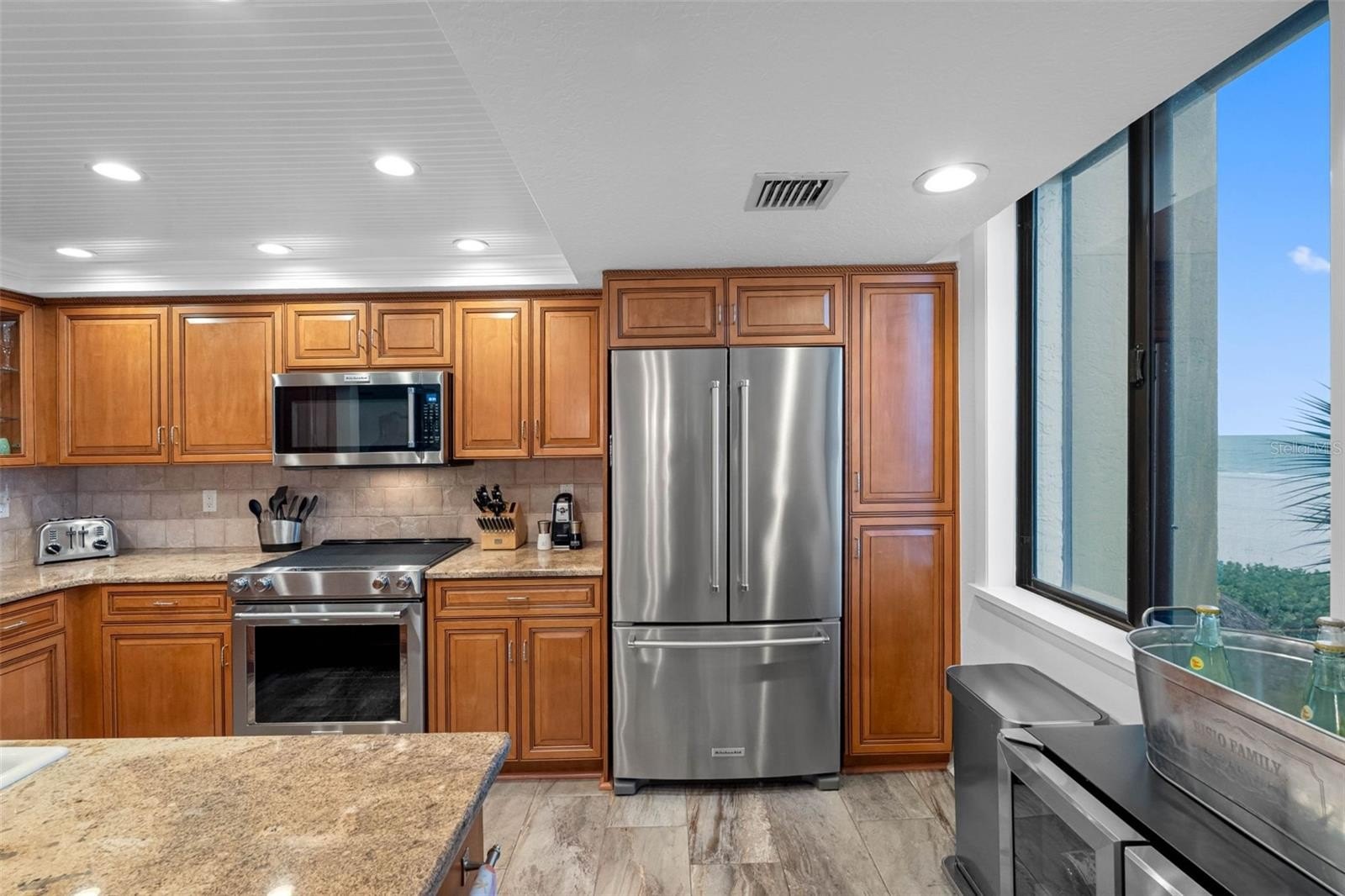 CLEARWATER BEACH, Florida, 33767, United States, 2 Bedrooms Bedrooms, ,2 BathroomsBathrooms,Residential,For Sale,2005521