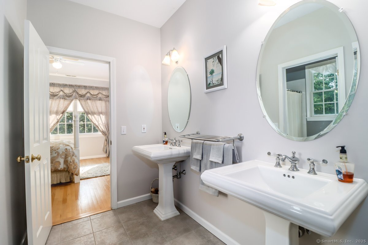 Bridgewater, Connecticut, 06752, United States, 4 Bedrooms Bedrooms, ,6 BathroomsBathrooms,Residential,For Sale,1850308