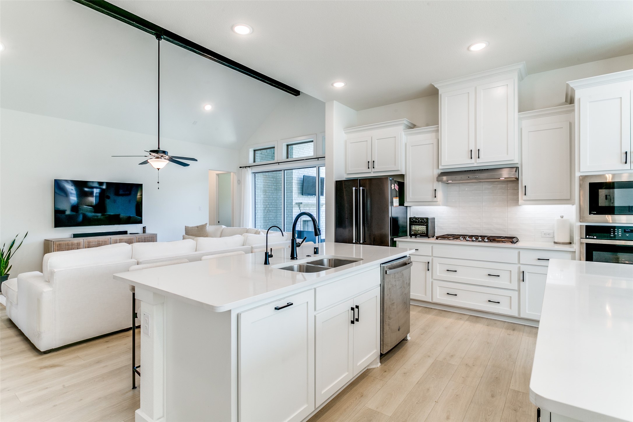 Oak Point, Texas, 75068, United States, 4 Bedrooms Bedrooms, ,4 BathroomsBathrooms,Residential,For Sale,1794276
