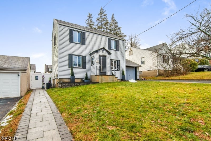 West Orange Twp., New Jersey, 07052, United States, 4 Bedrooms Bedrooms, ,3 BathroomsBathrooms,Residential,For Sale,2005893