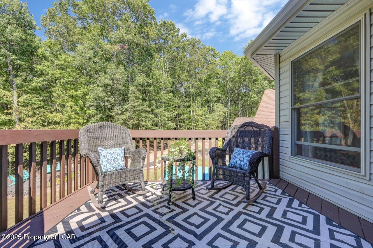 Mountain Top, Pennsylvania, 18707, United States, 4 Bedrooms Bedrooms, ,5 BathroomsBathrooms,Residential,For Sale,1944925