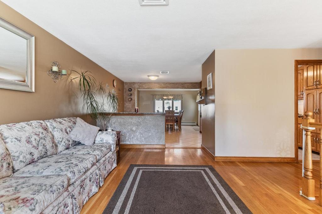 Malden, Massachusetts, 02148, United States, ,Residential,For Sale,1865038