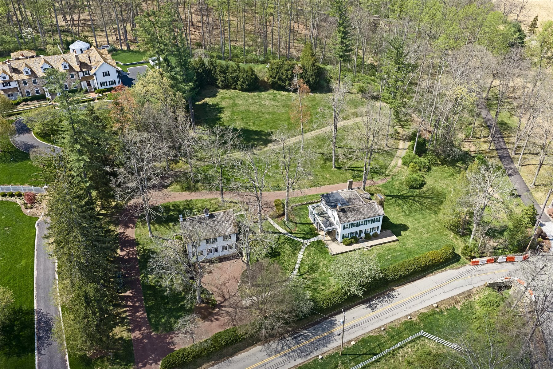  Timeless Character with an Exceptional Setting - 物件實景