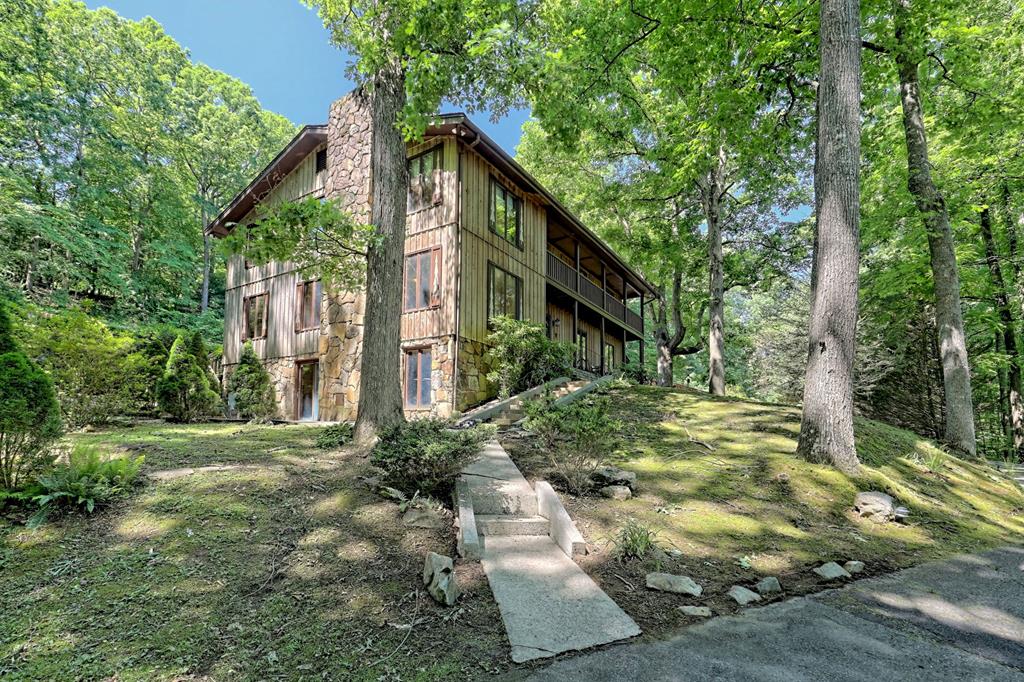 192 Brookwood Drive, Blairsville, Georgia, 30512, United States, 5 Bedrooms Bedrooms, ,6 BathroomsBathrooms,Residential,For Sale,192 Brookwood Drive,1668132