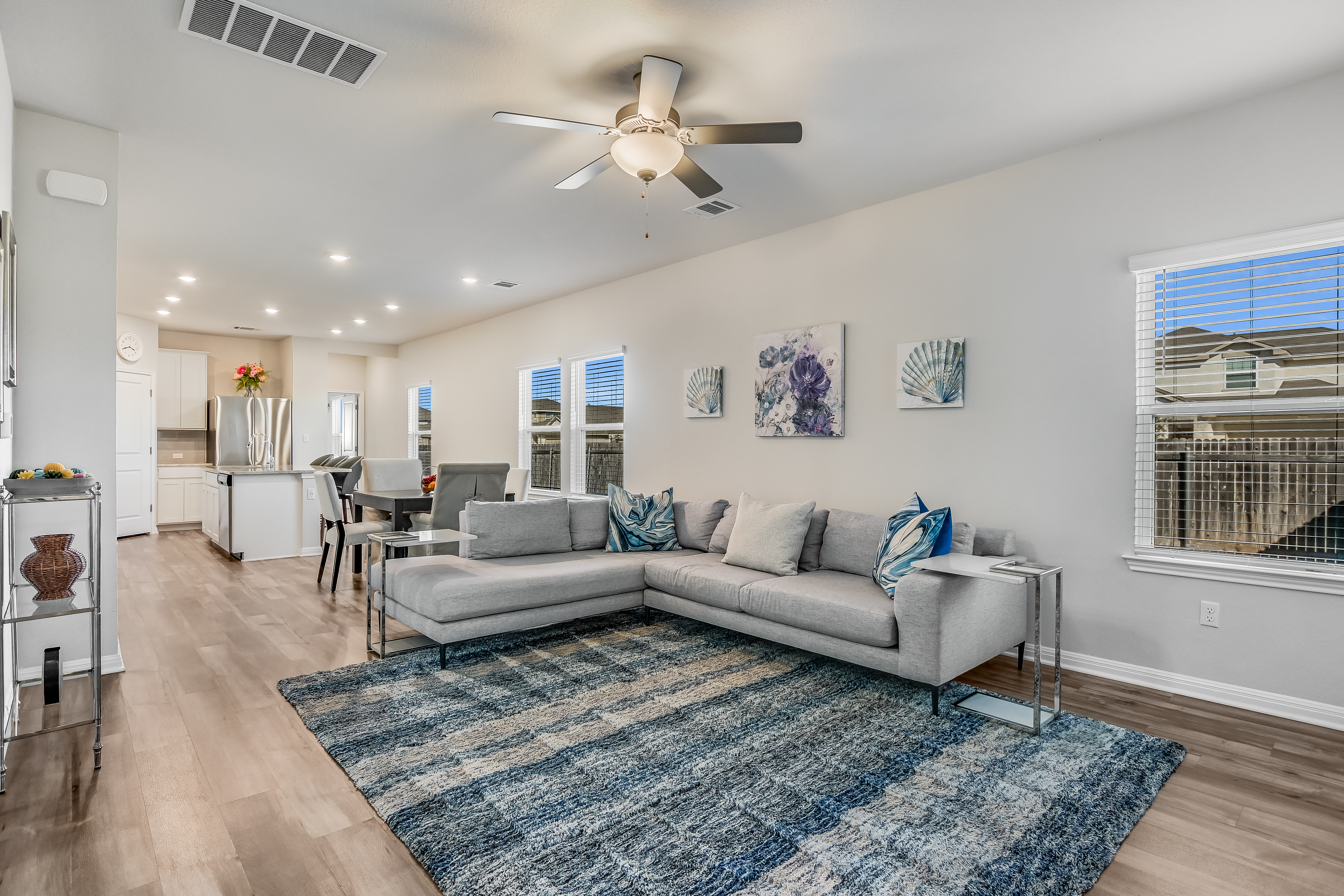  Immaculate Corner-Lot Home - 物件實景