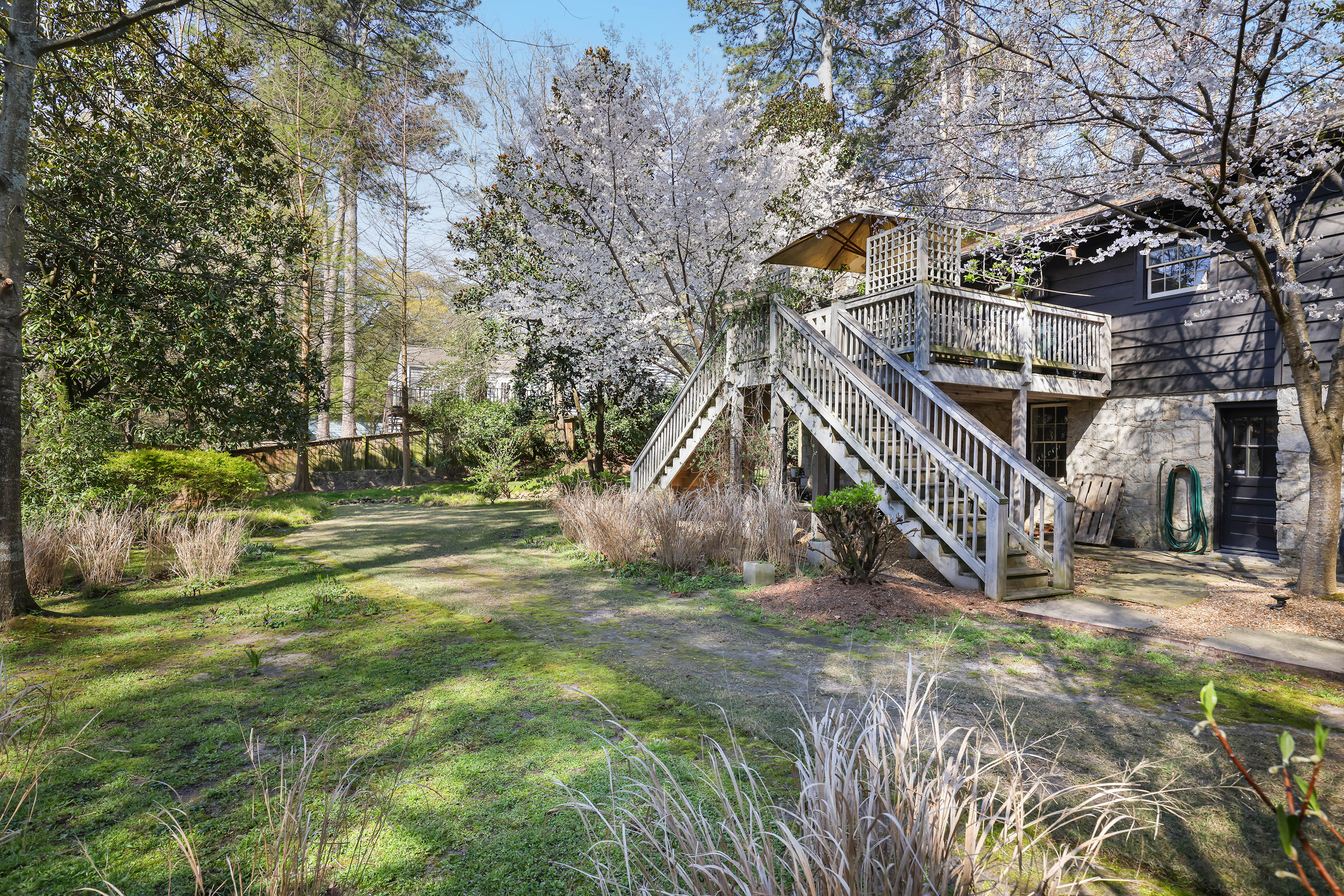  Versatile 0.72+/- Acres in the Heart of Piedmont Heights - 物件實景