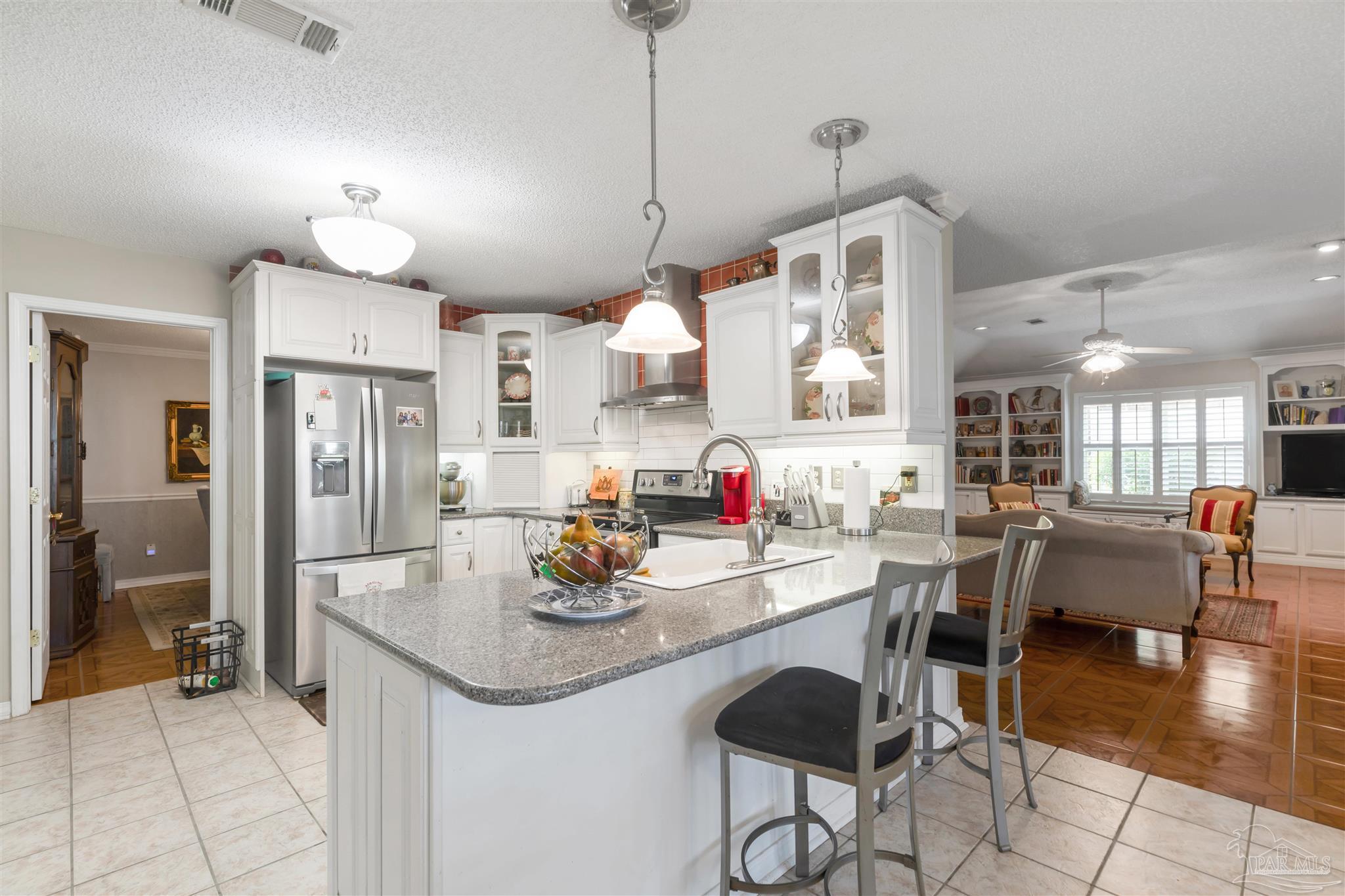 Gulf Breeze, Florida, 32563, United States, 4 Bedrooms Bedrooms, ,4 BathroomsBathrooms,Residential,For Sale,1847314