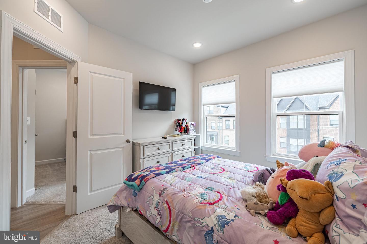 Alexandria, Virginia, 22306, United States, 3 Bedrooms Bedrooms, ,5 BathroomsBathrooms,Residential,For Sale,1913376