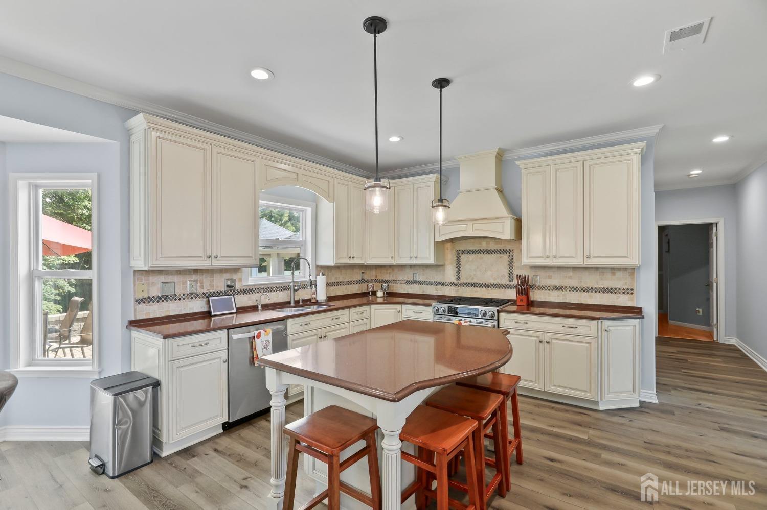 Marlboro, New Jersey, 07751, United States, 5 Bedrooms Bedrooms, ,3 BathroomsBathrooms,Residential,For Sale,1975938