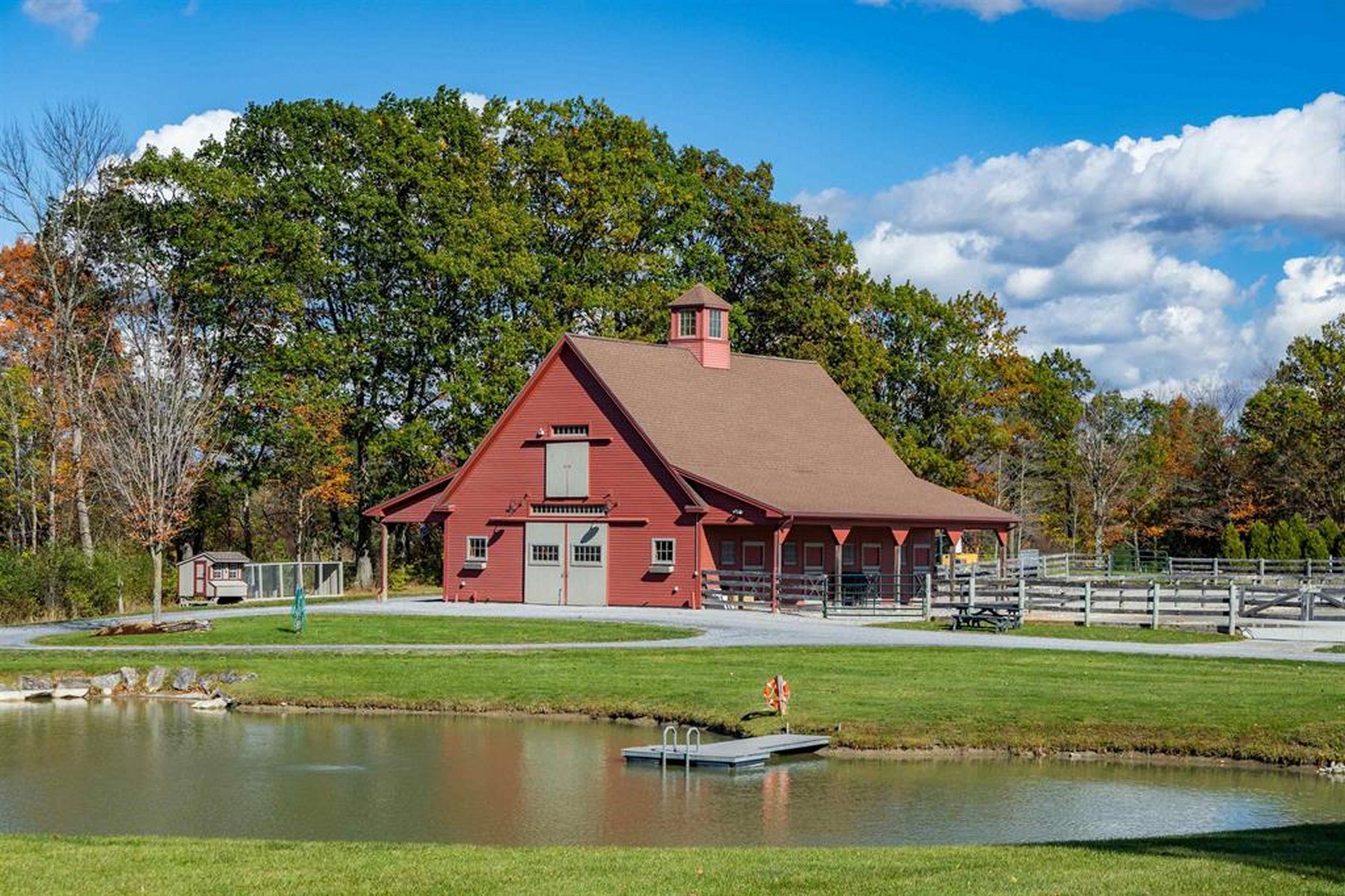  450 & 451 Red Truck Lane - 物件實景