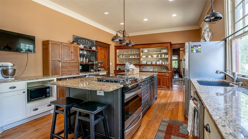 Granbury, Texas, 76048, United States, 8 Bedrooms Bedrooms, ,8 BathroomsBathrooms,Residential,For Sale,2009075