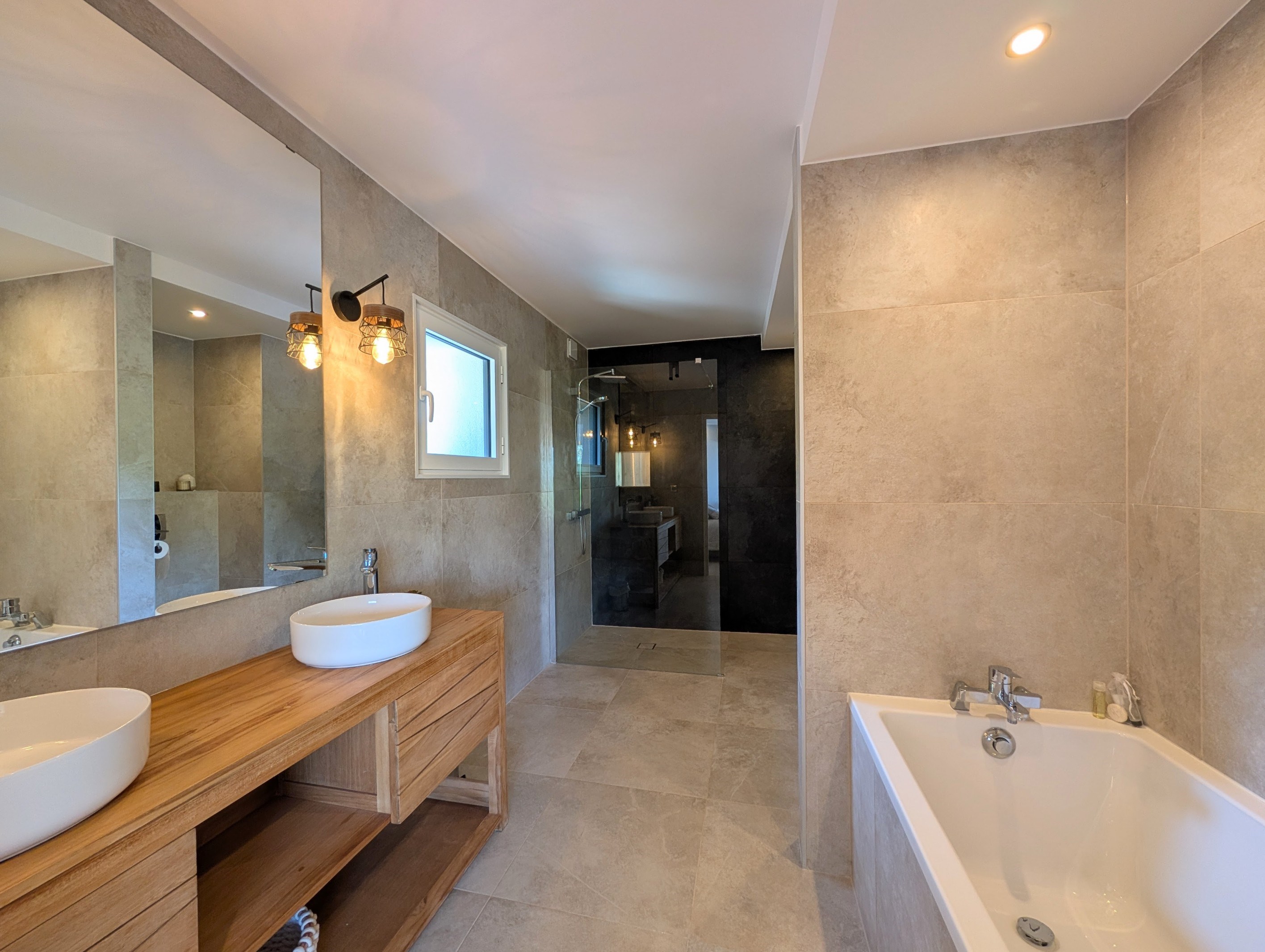  Contemporary Villa with 4 Ensuite Bedrooms - 物件實景