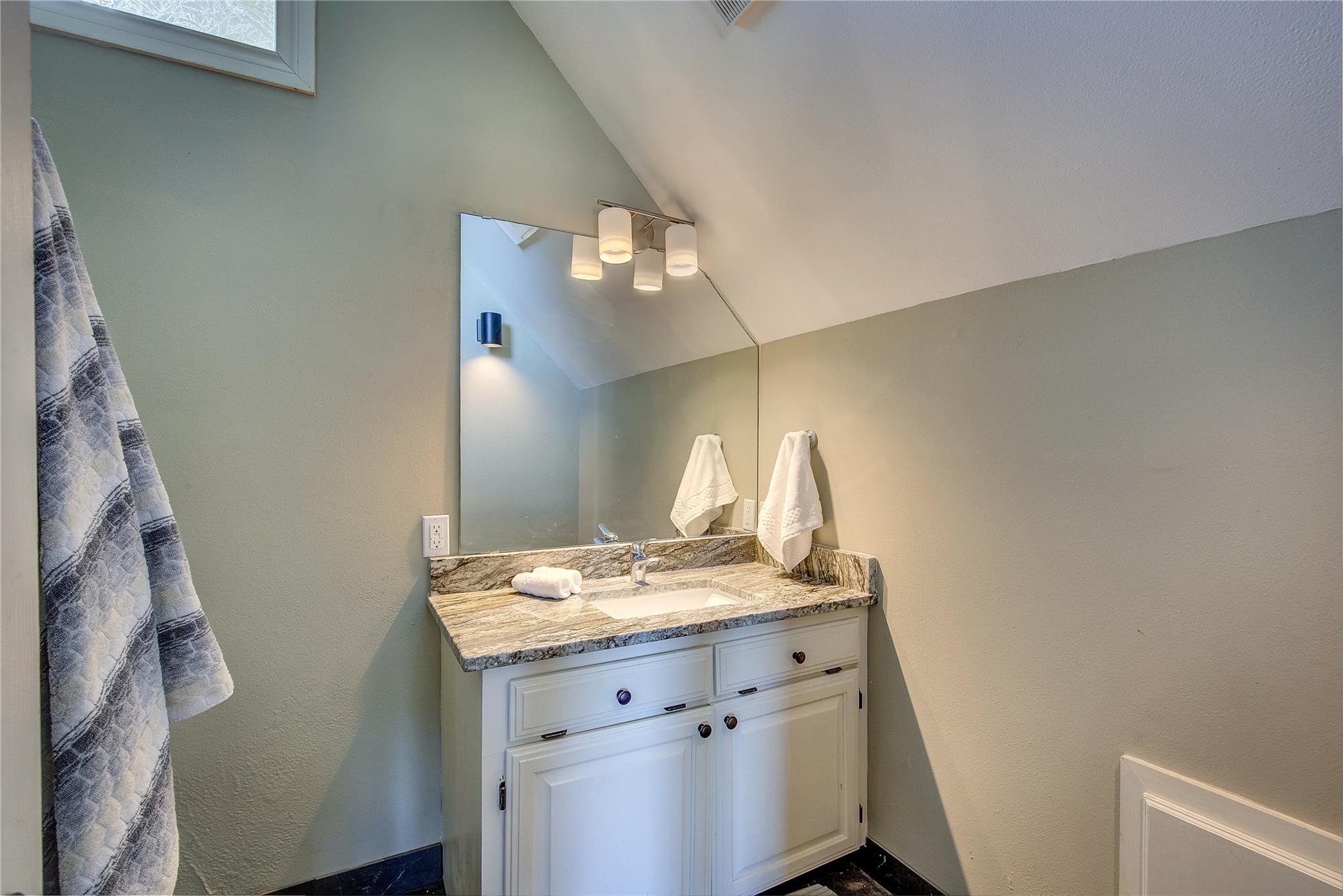 Sulphur Springs, Texas, 75482, United States, 5 Bedrooms Bedrooms, ,6 BathroomsBathrooms,Residential,For Sale,1978308