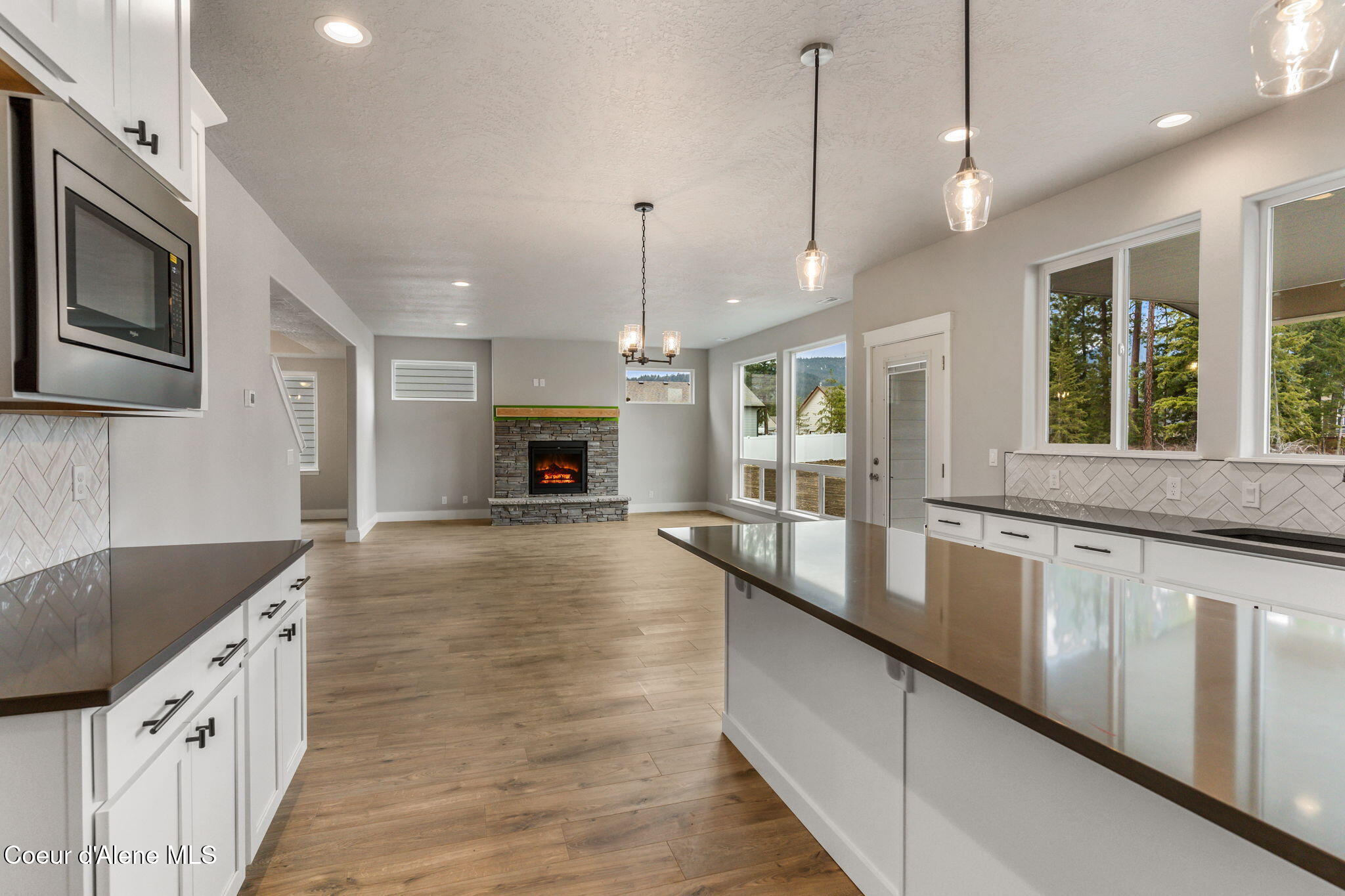 Rathdrum, Idaho, 83858, United States, 4 Bedrooms Bedrooms, ,1 BathroomBathrooms,Residential,For Sale,1998857