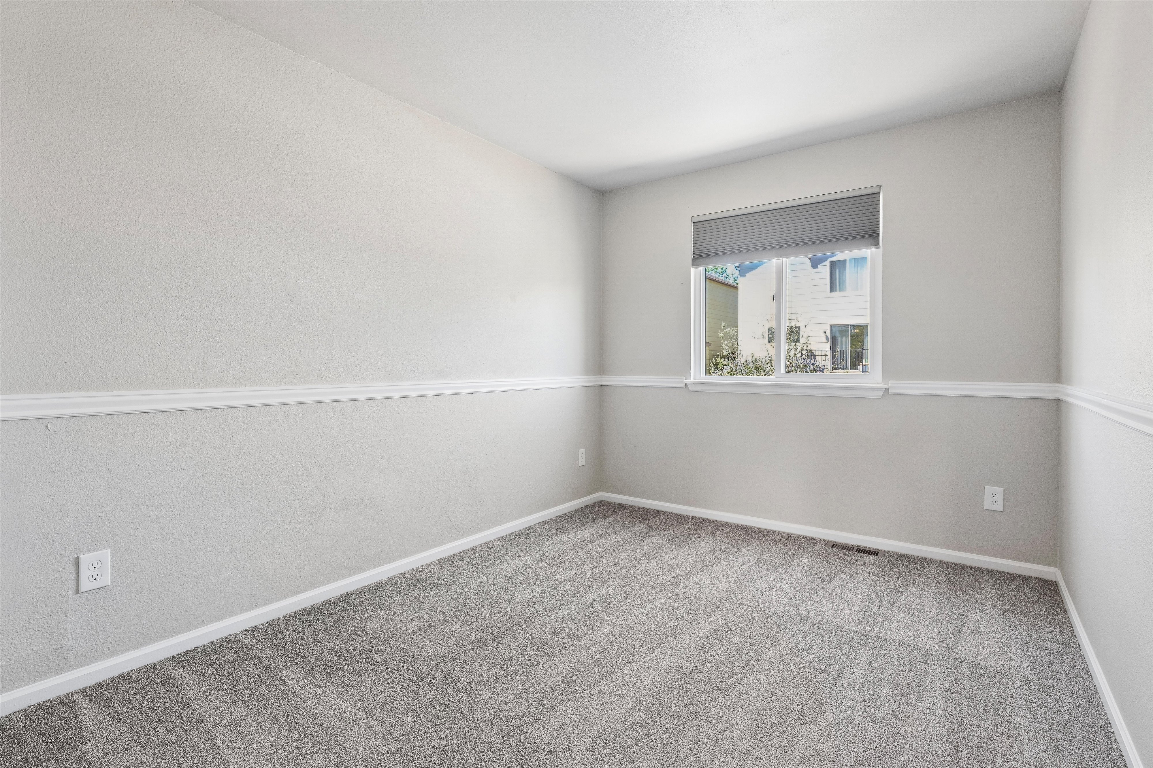  Discover effortless elegance in this stylishly updated home - 物件實景