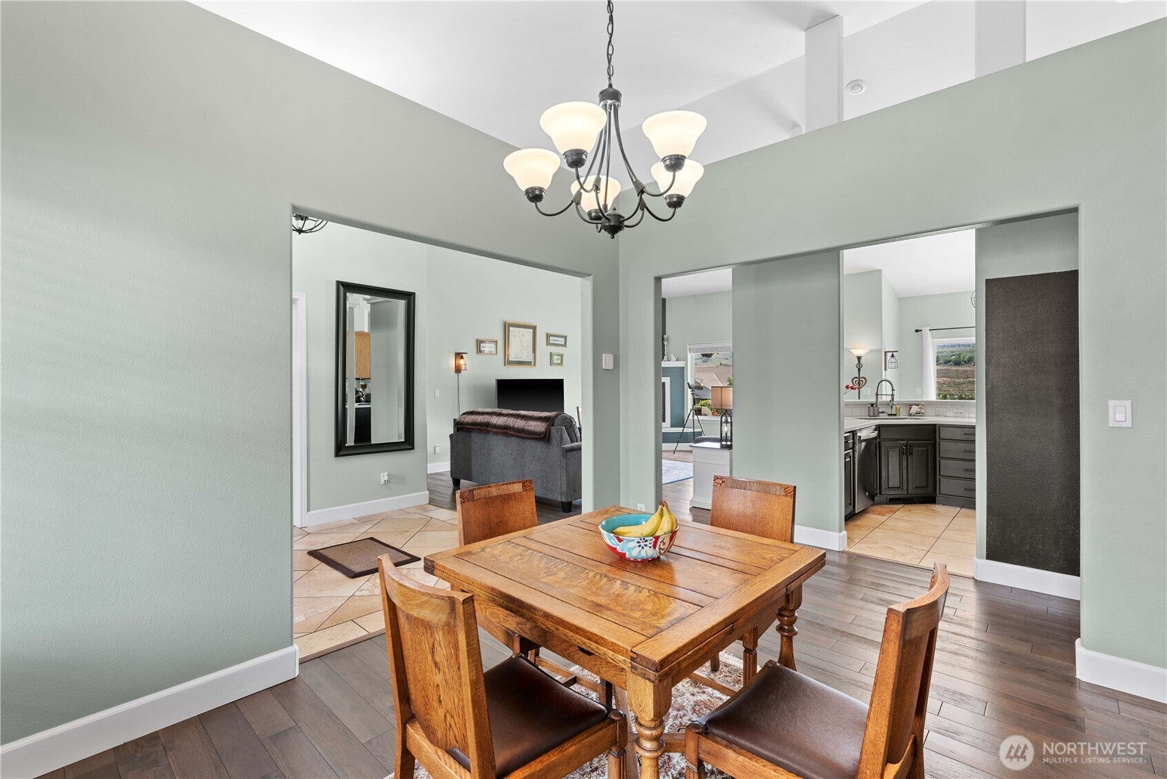 East Wenatchee, Washington, 98802, United States, 3 Bedrooms Bedrooms, ,1 BathroomBathrooms,Residential,For Sale,1818032