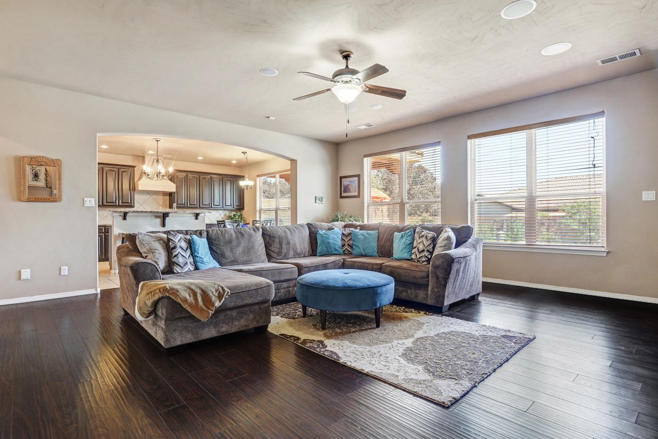 Rio Rancho, New Mexico, 87124, United States, 4 Bedrooms Bedrooms, ,3 BathroomsBathrooms,Residential,For Sale,1956048