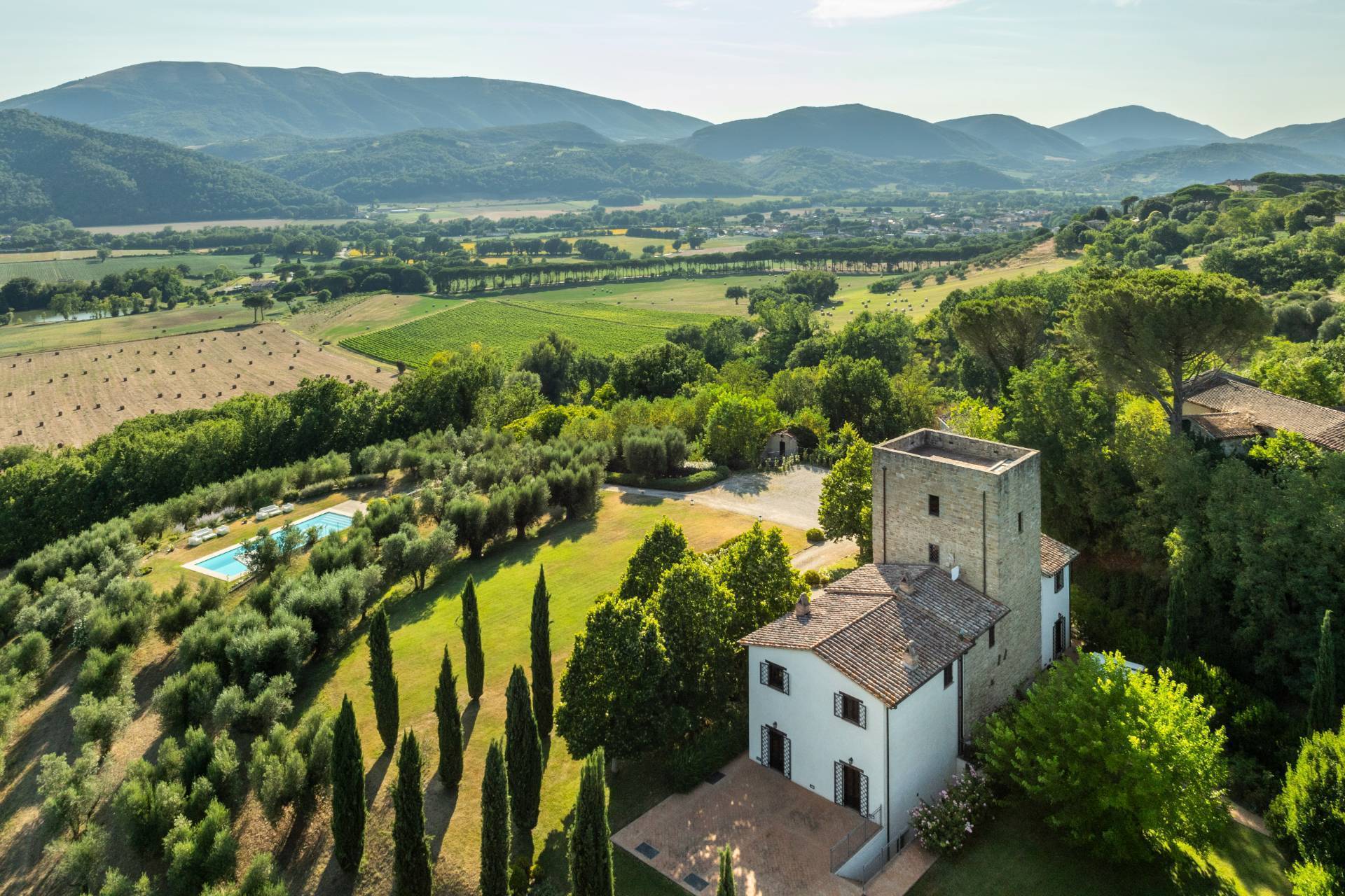Perugia, Perugia, 06100, IT, 4 Bedrooms Bedrooms, ,5 BathroomsBathrooms,Residential,For Sale,1730390