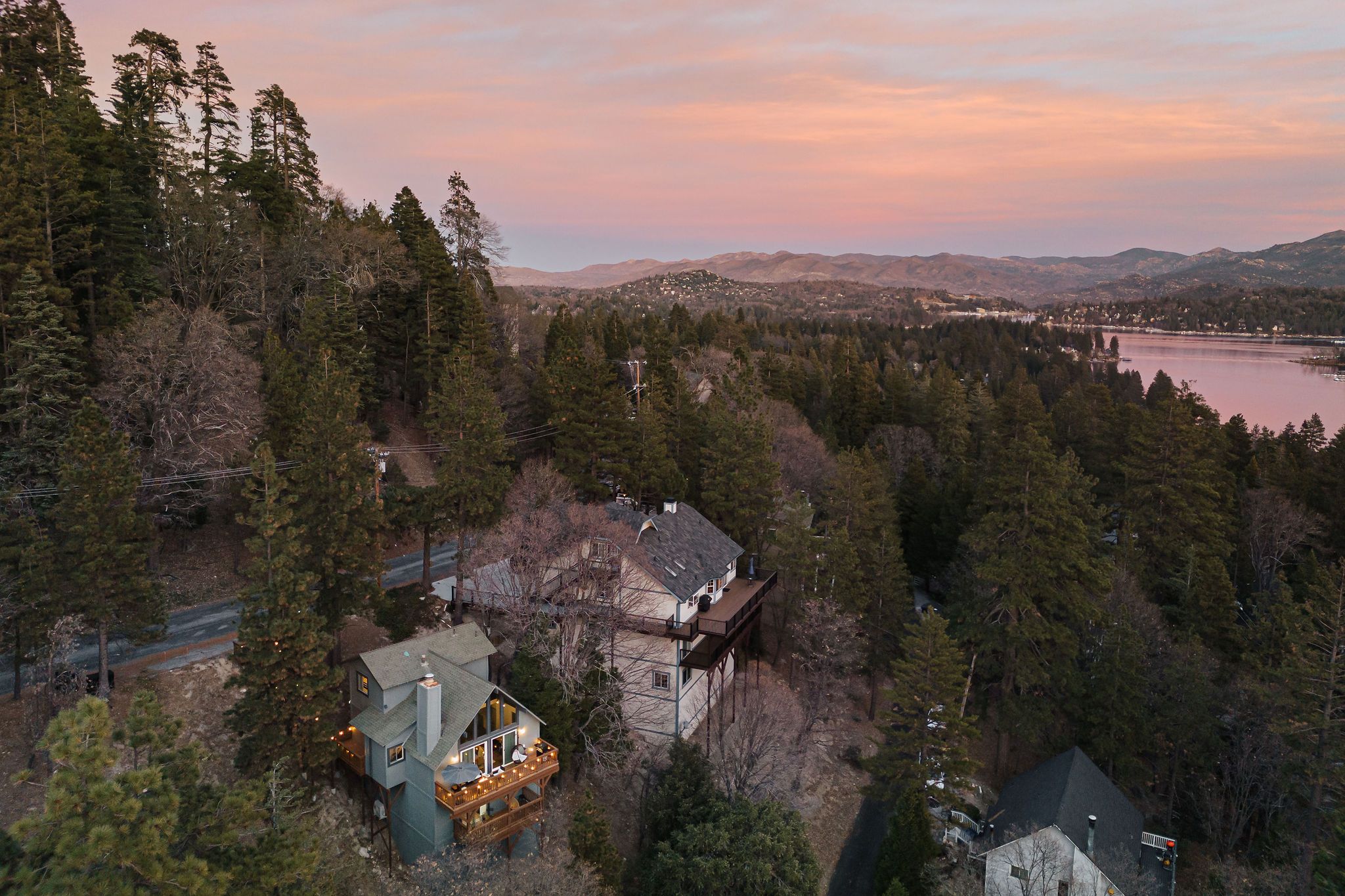  217 Old Toll Road, Lake Arrowhead, CA 92352 - 物件實景