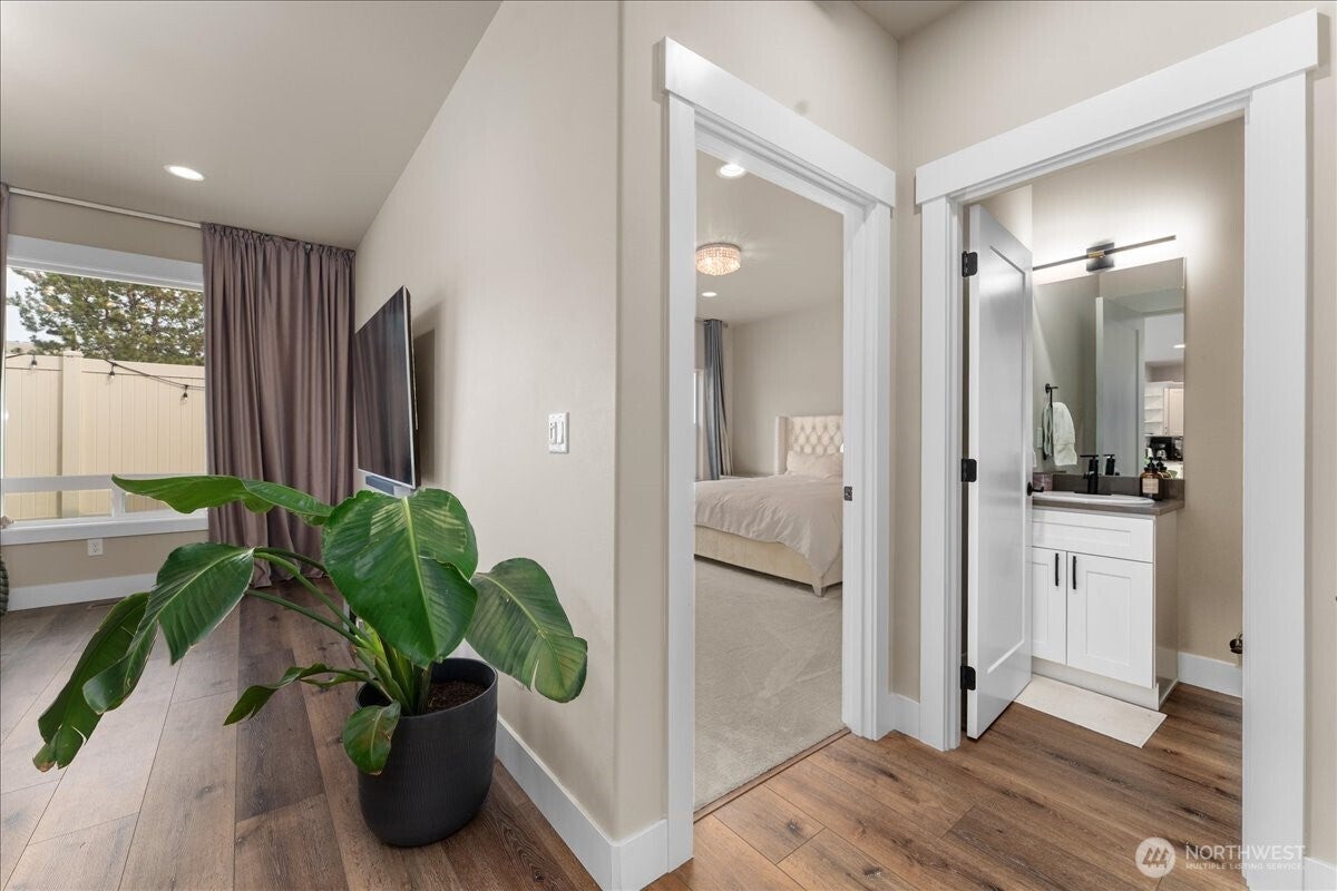 East Wenatchee, Washington, 98802, United States, 2 Bedrooms Bedrooms, ,2 BathroomsBathrooms,Residential,For Sale,1942009