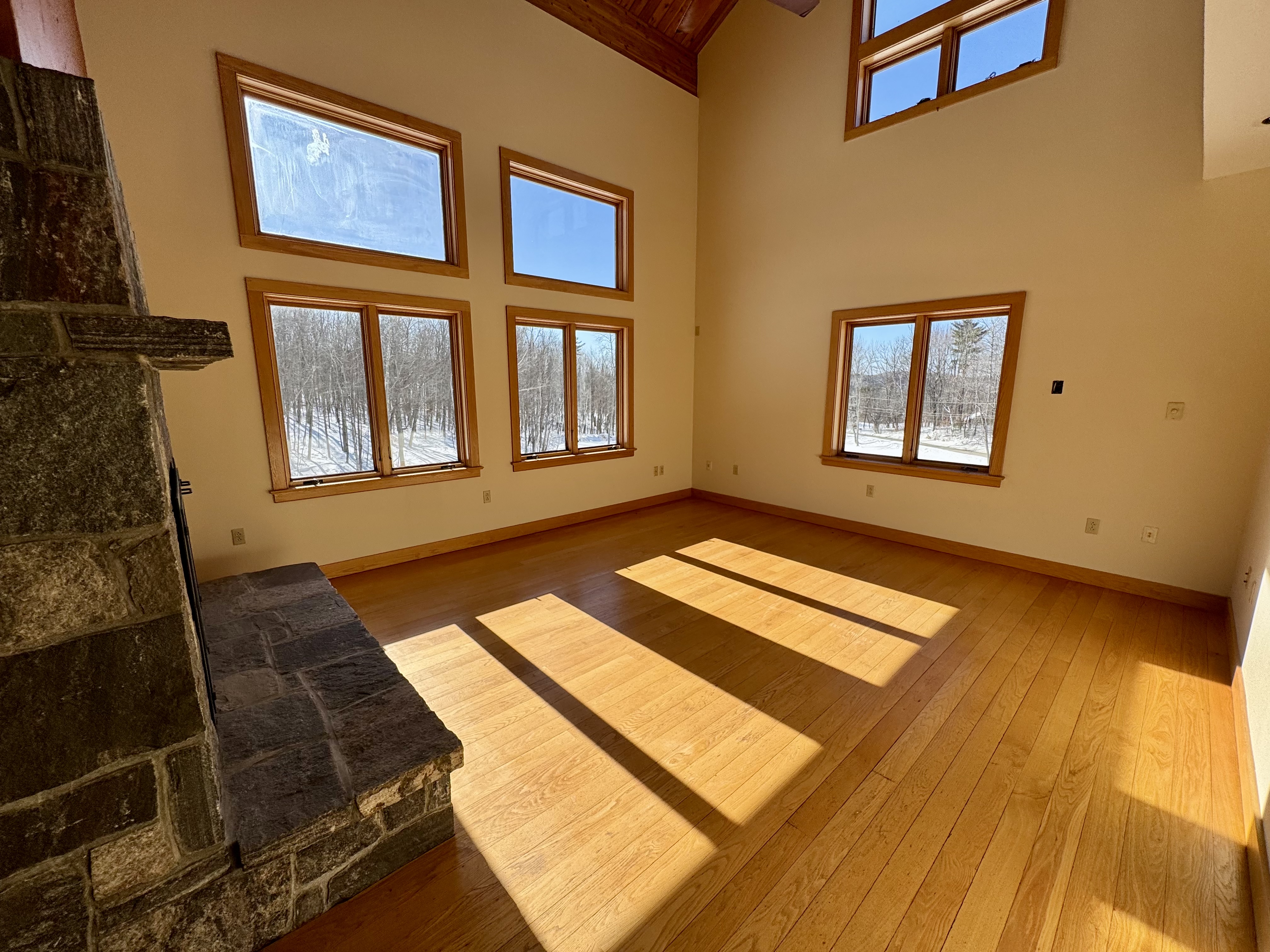  104 Upper Stonehouse Mountain Road - 物件實景