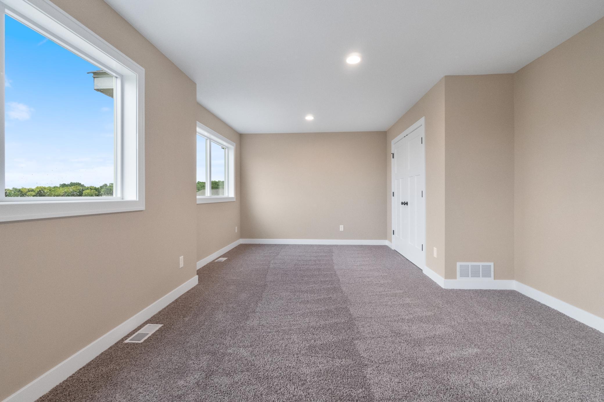 Hudson, Wisconsin, 54016, United States, 4 Bedrooms Bedrooms, ,3 BathroomsBathrooms,Residential,For Sale,1948487