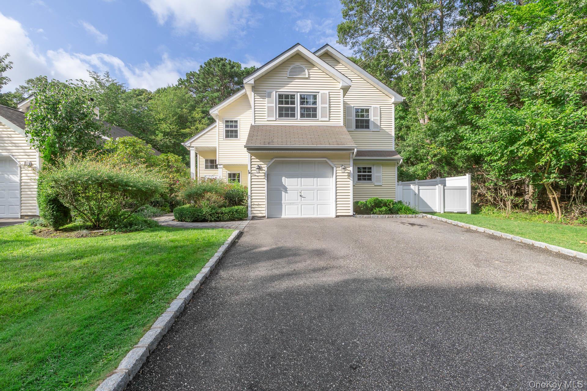 Middle Island, New York, 11953, United States, 3 Bedrooms Bedrooms, ,3 BathroomsBathrooms,Residential,For Sale,1932186