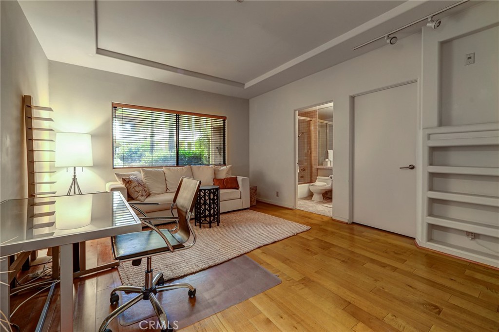 Studio City, California, 91604, United States, 2 Bedrooms Bedrooms, ,3 BathroomsBathrooms,Residential,For Sale,1847940