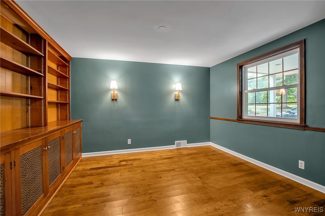 Elma, New York, 14059, United States, 7 Bedrooms Bedrooms, ,6 BathroomsBathrooms,Residential,For Sale,1935359