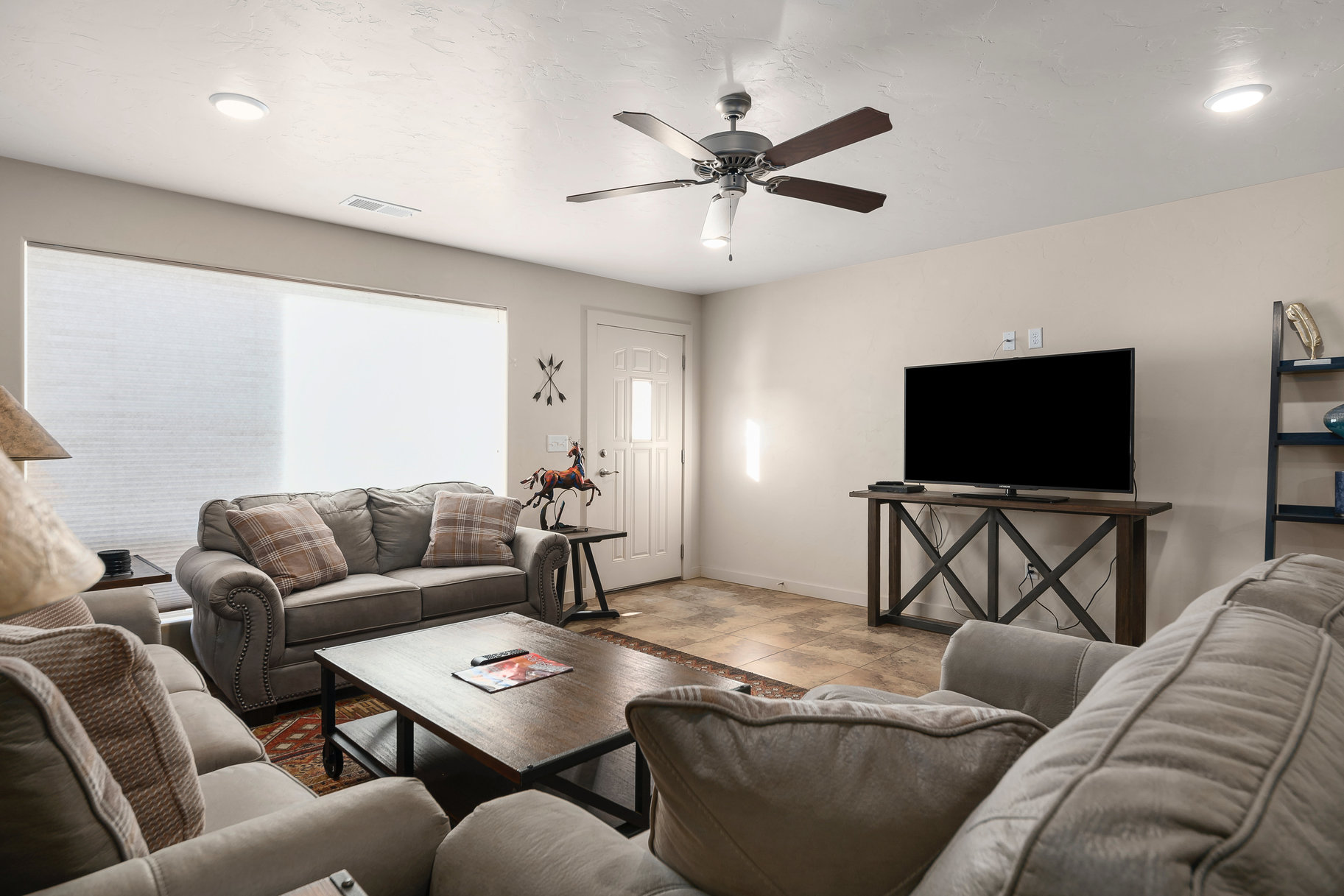  Turn Key Nightly Rental with Pool, Views and Proven Income - 物件實景