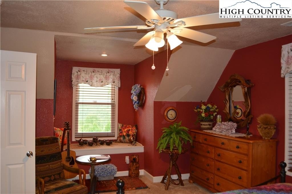 Elk Park, North Carolina, 28622, United States, 3 Bedrooms Bedrooms, ,3 BathroomsBathrooms,Residential,For Sale,1984406