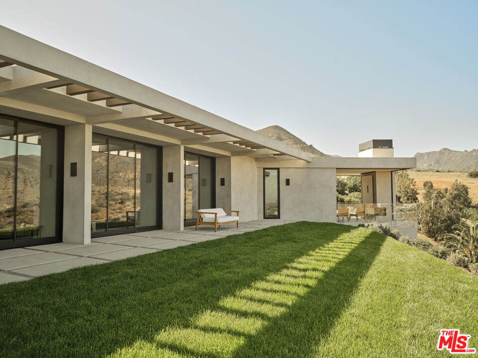 Malibu, California, 90265, United States, 4 Bedrooms Bedrooms, ,4 BathroomsBathrooms,Residential,For Sale,1918015